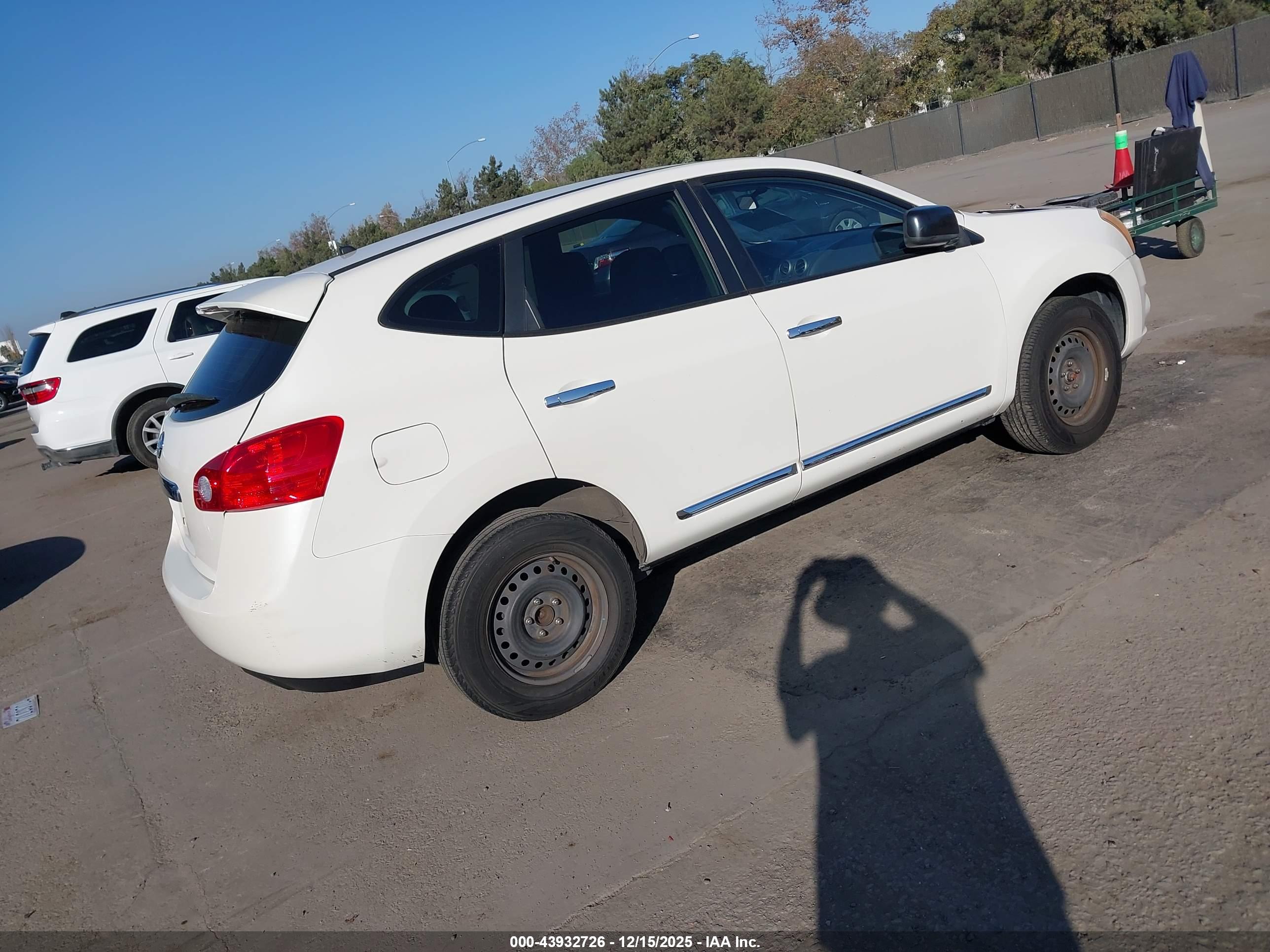 NISSAN ROGUE image 4