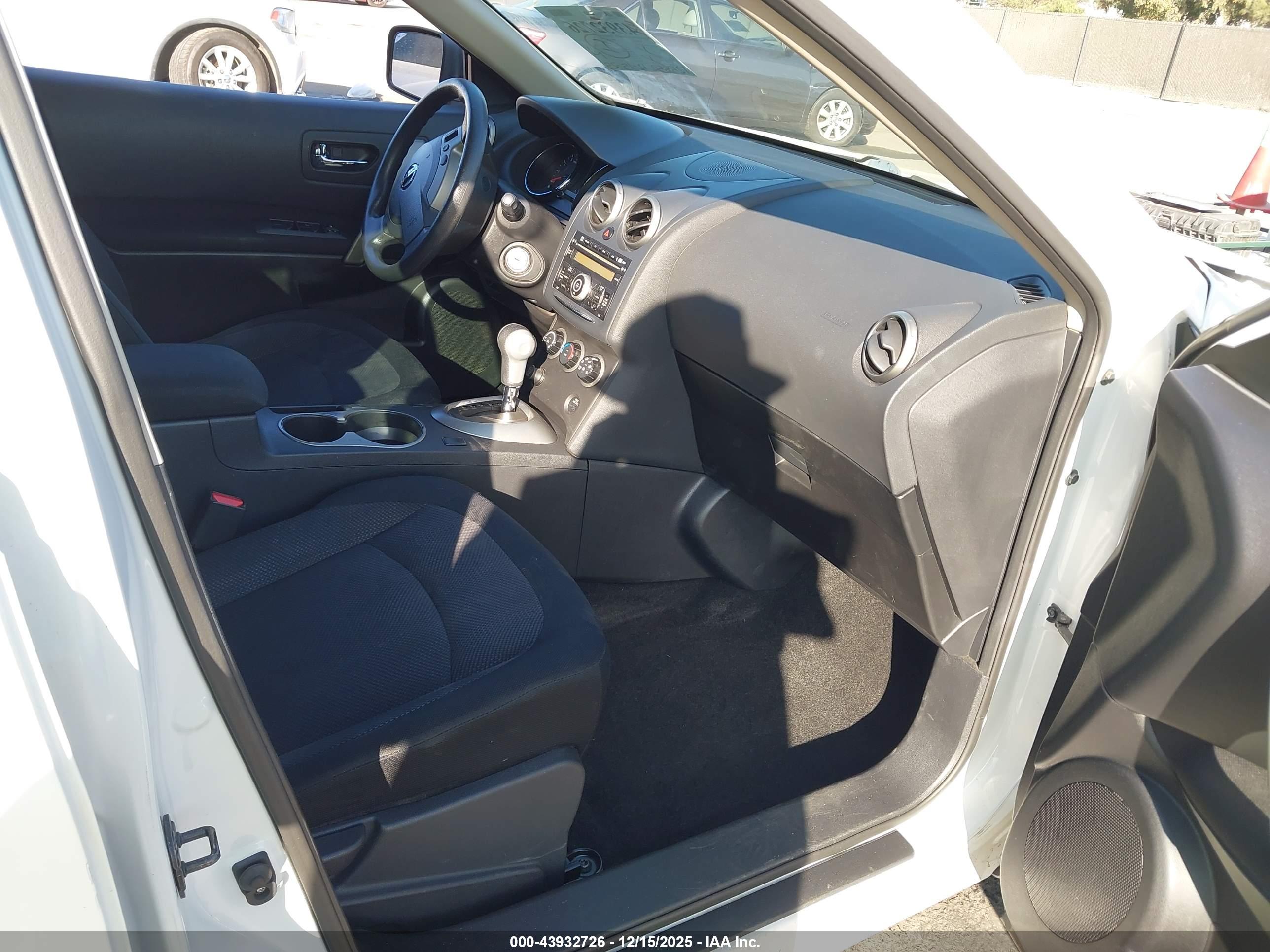 NISSAN ROGUE image 5