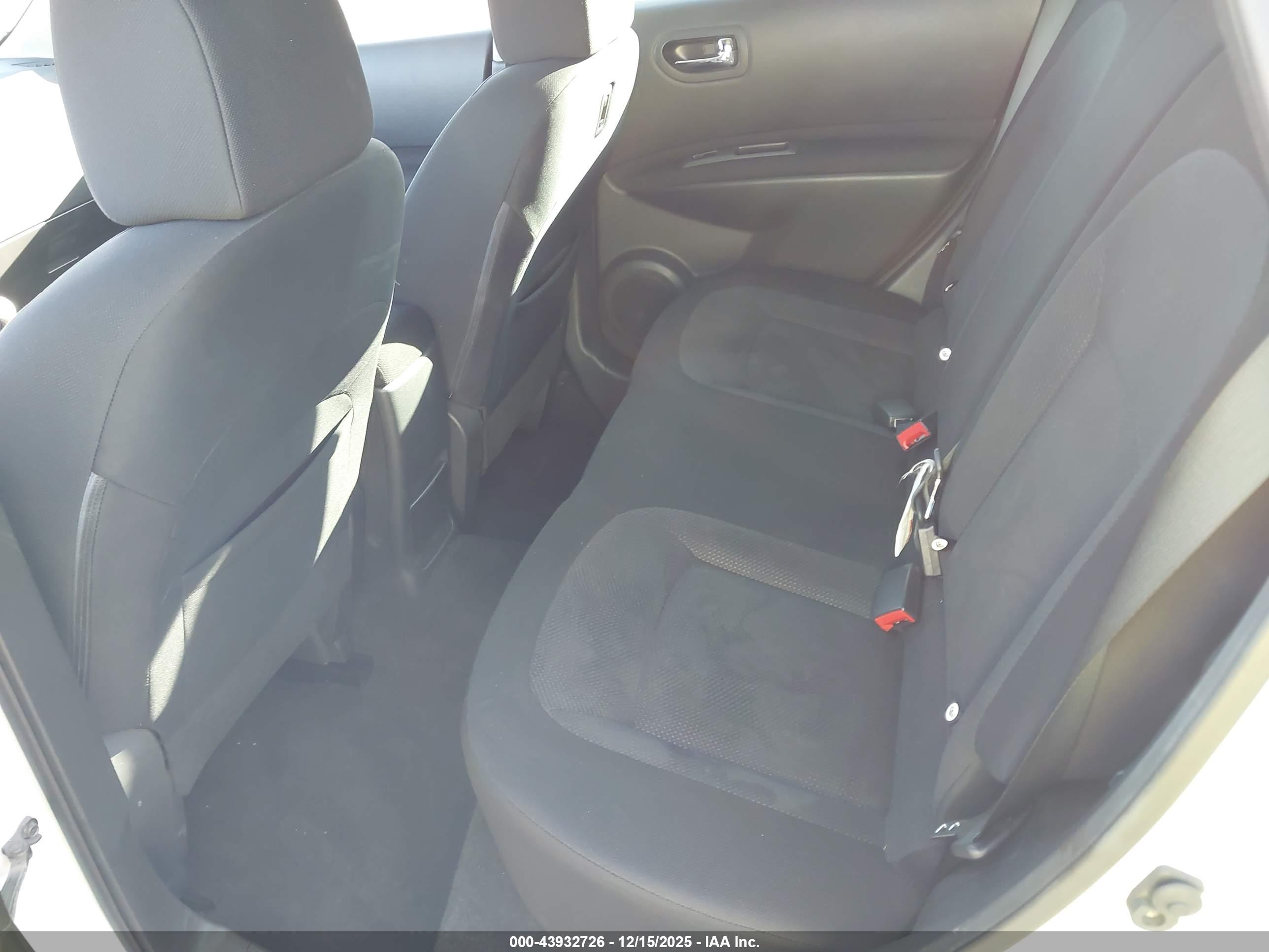 NISSAN ROGUE image 8