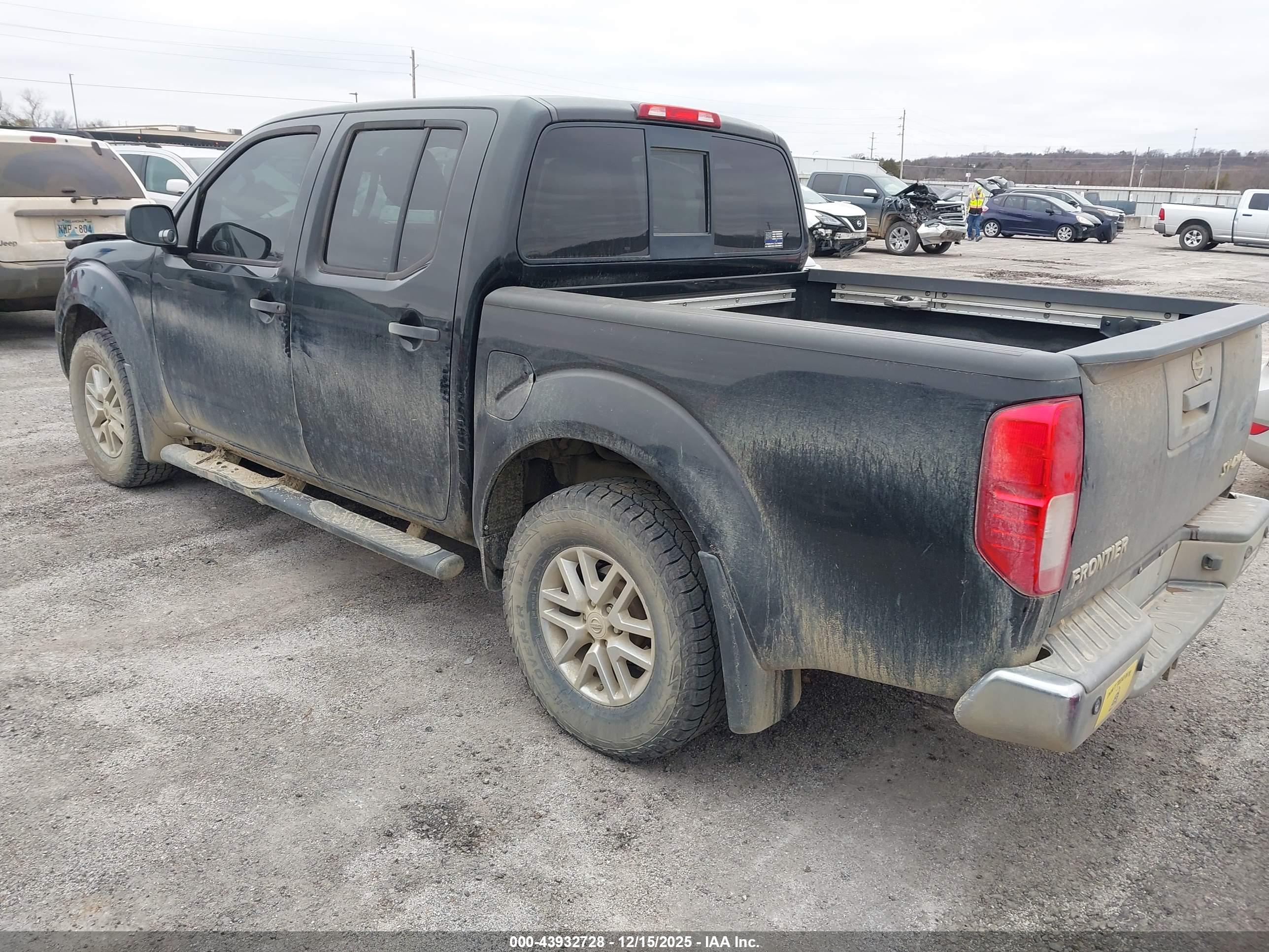NISSAN FRONTIER image 3