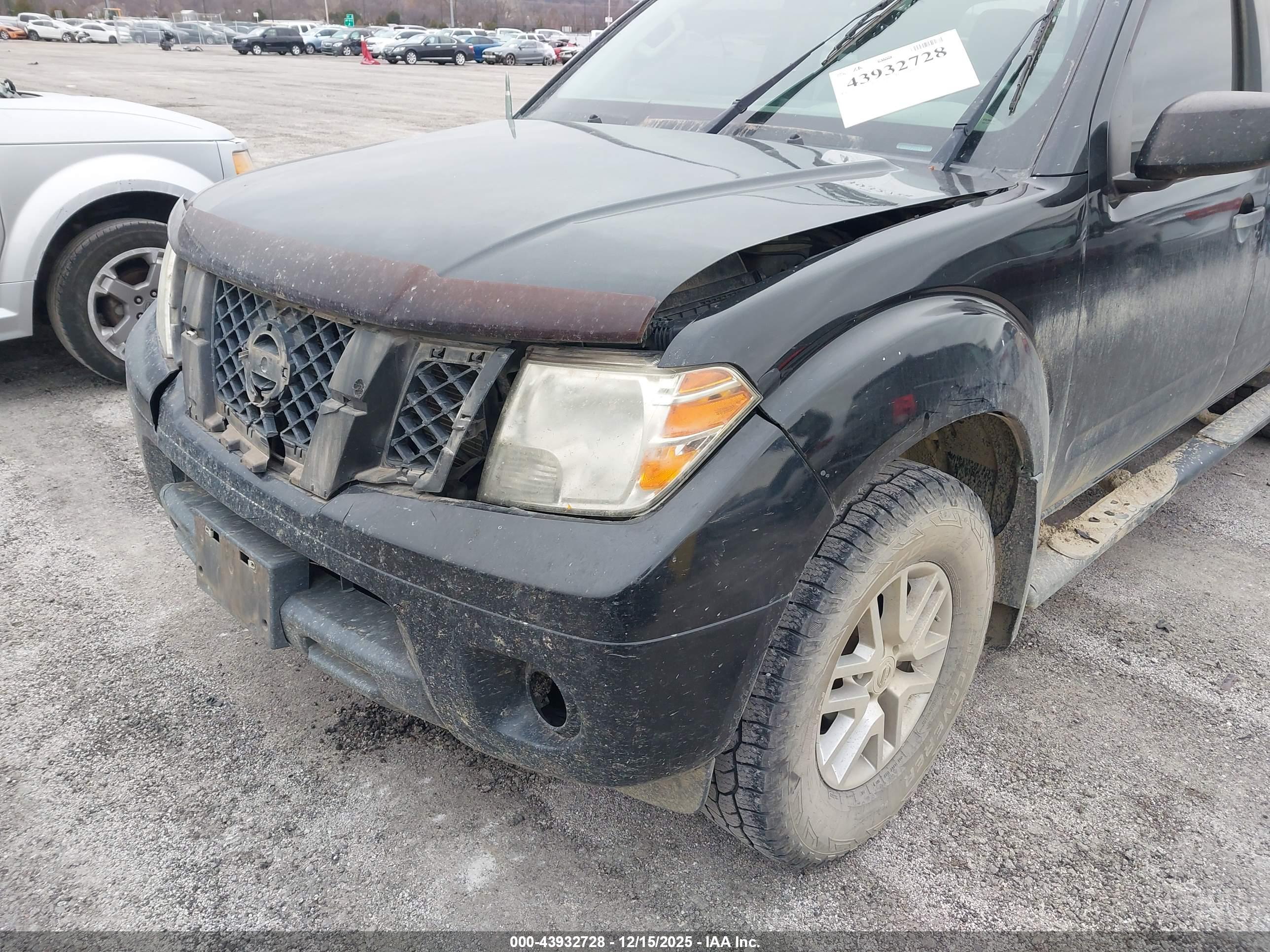 NISSAN FRONTIER image 6