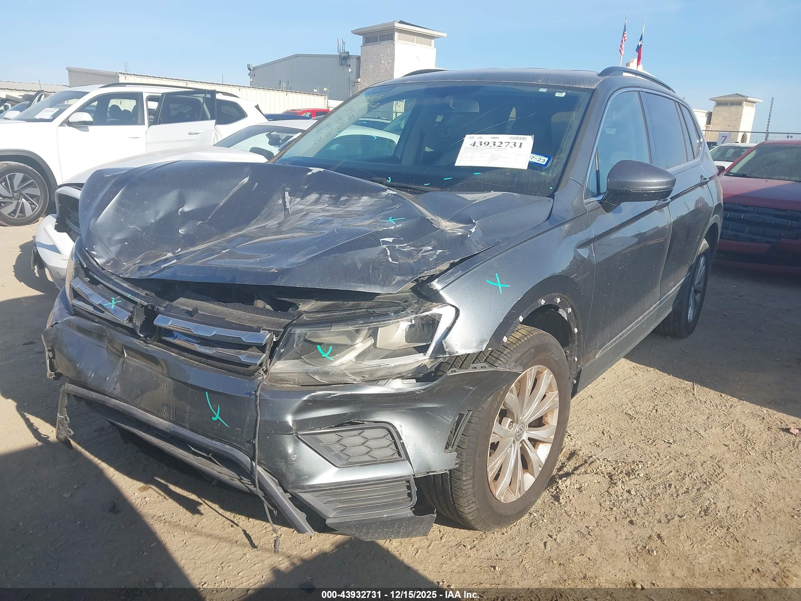 VOLKSWAGEN TIGUAN image 2