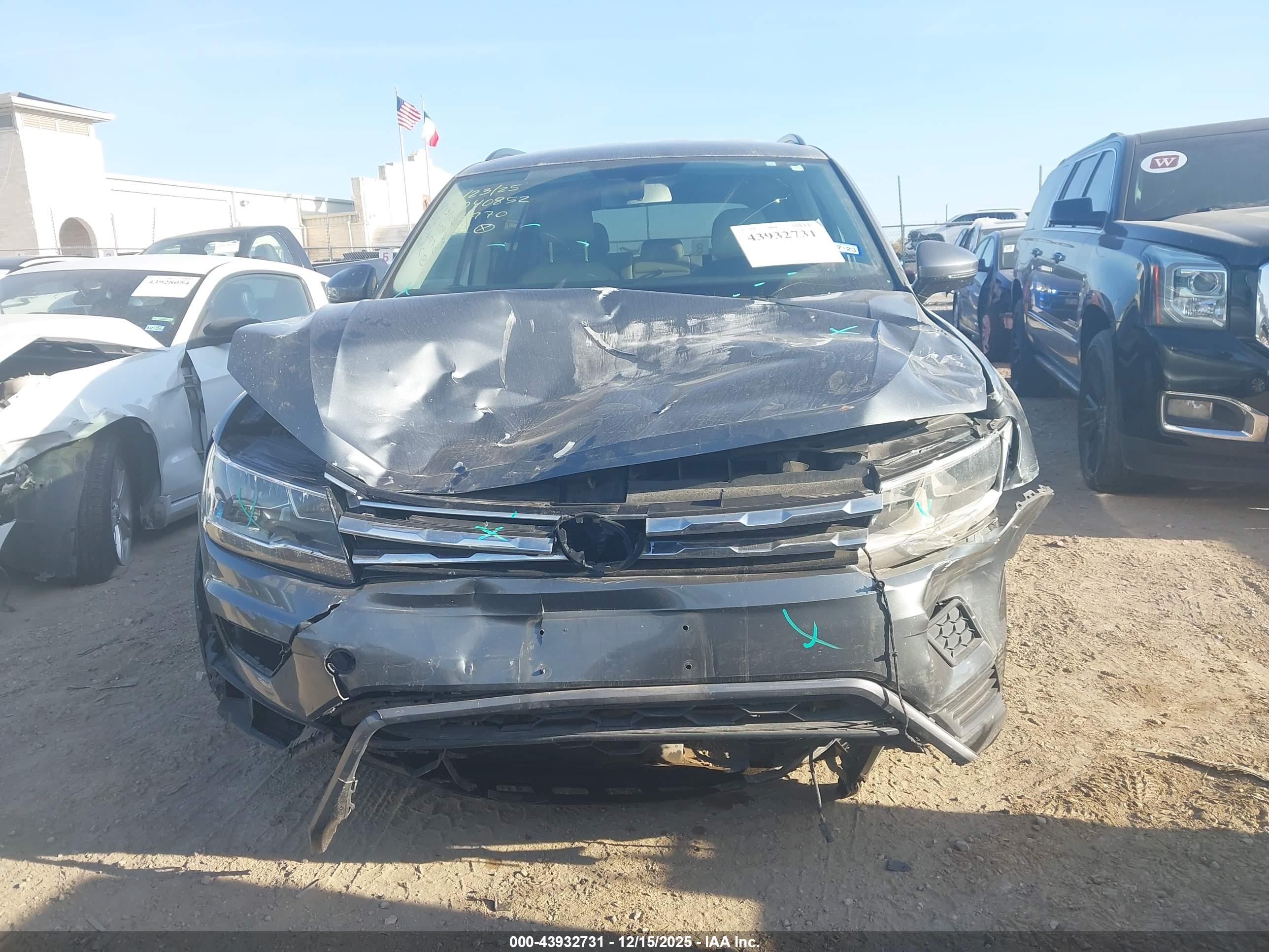VOLKSWAGEN TIGUAN image 6