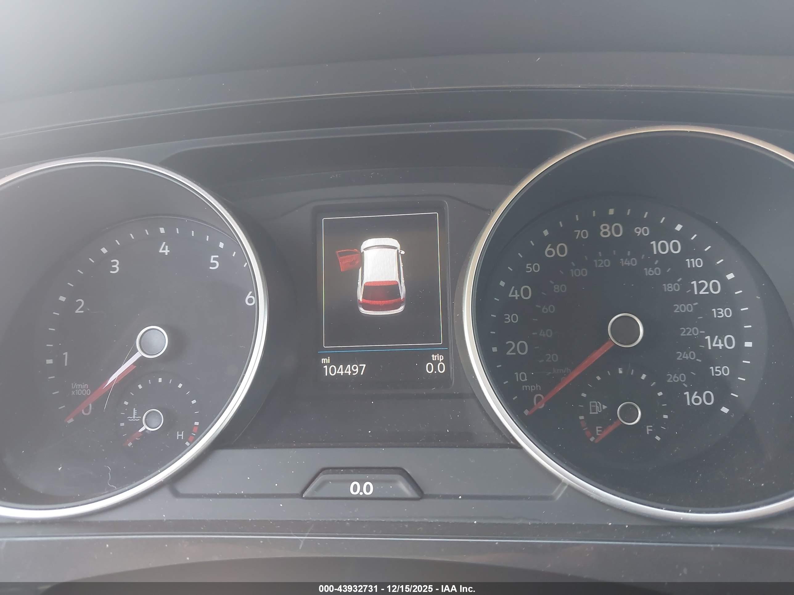 VOLKSWAGEN TIGUAN image 7