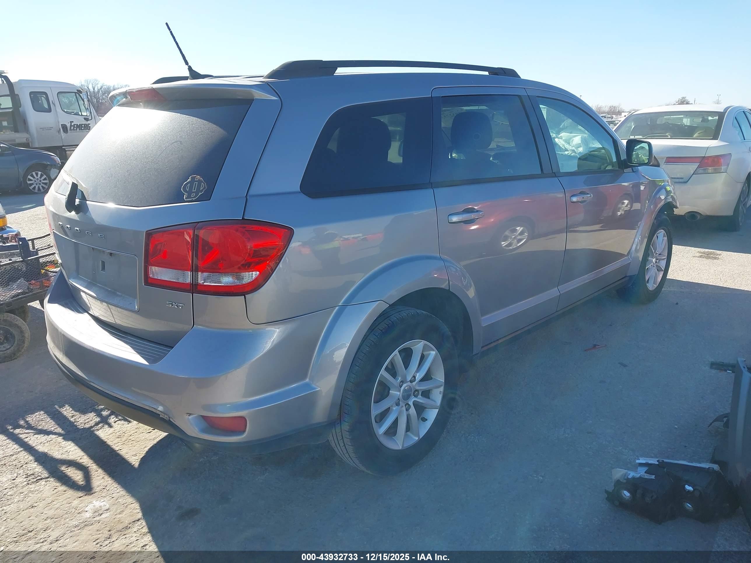 DODGE JOURNEY image 4
