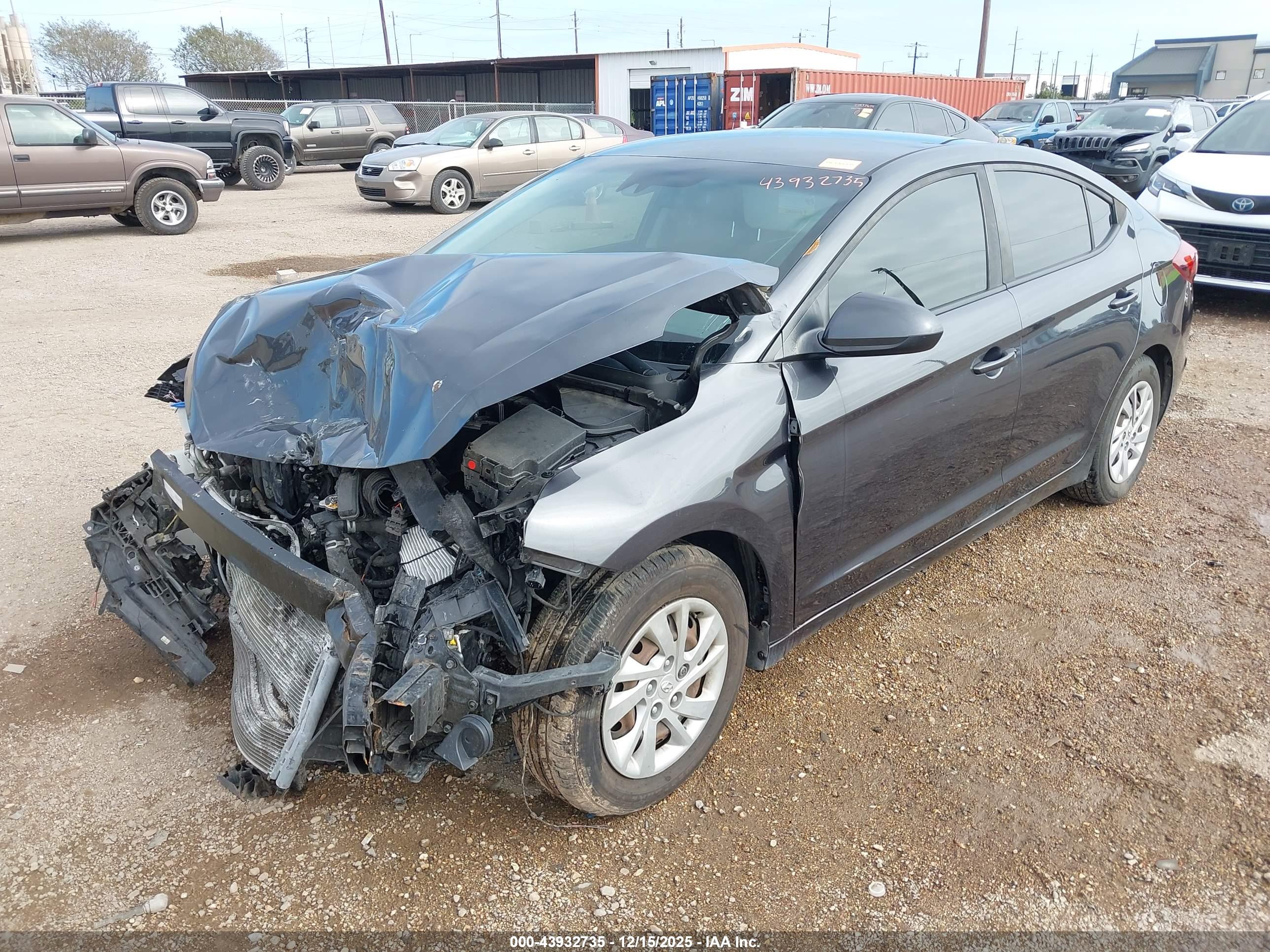 HYUNDAI ELANTRA image 2
