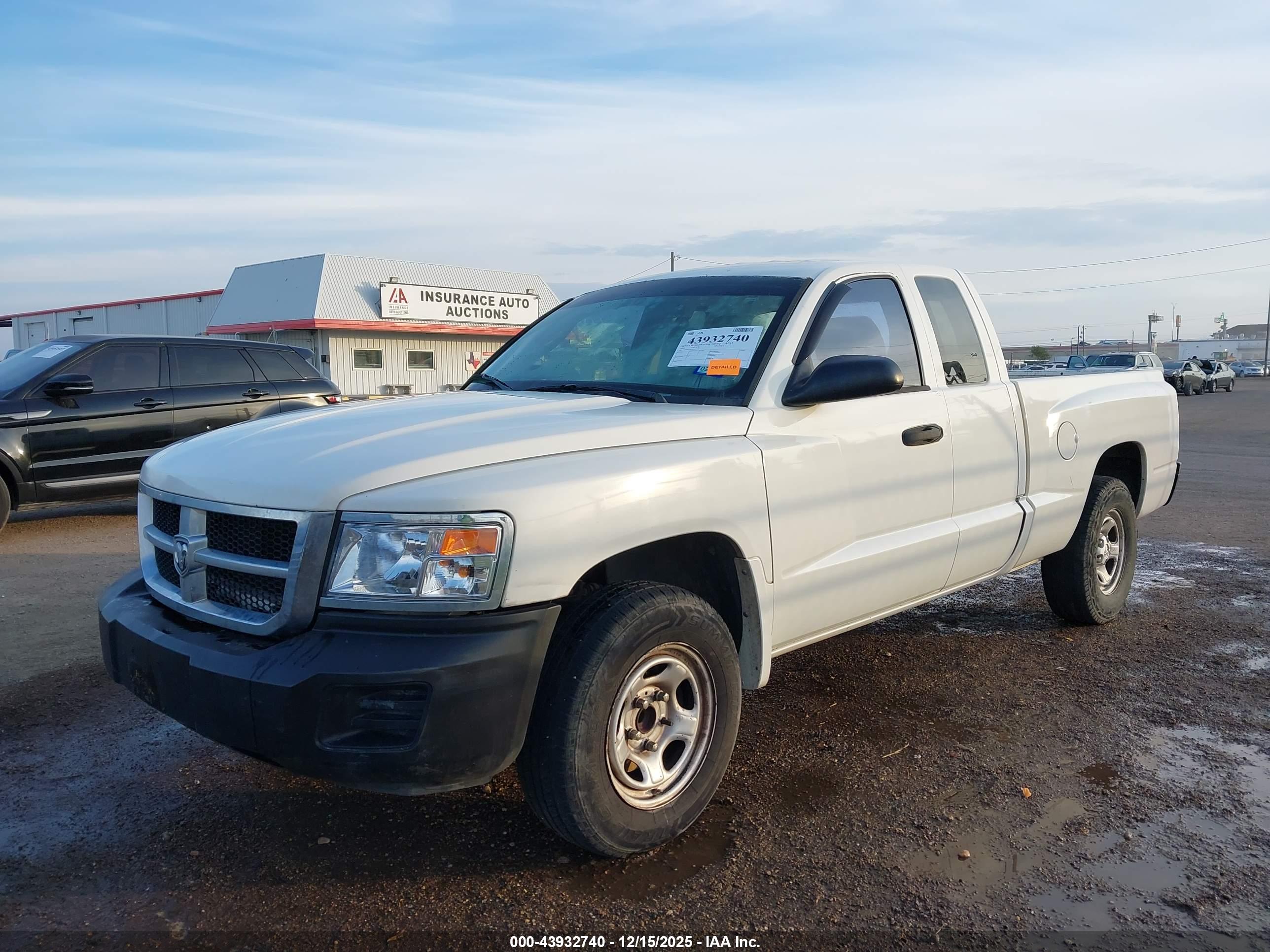DODGE DAKOTA image 2