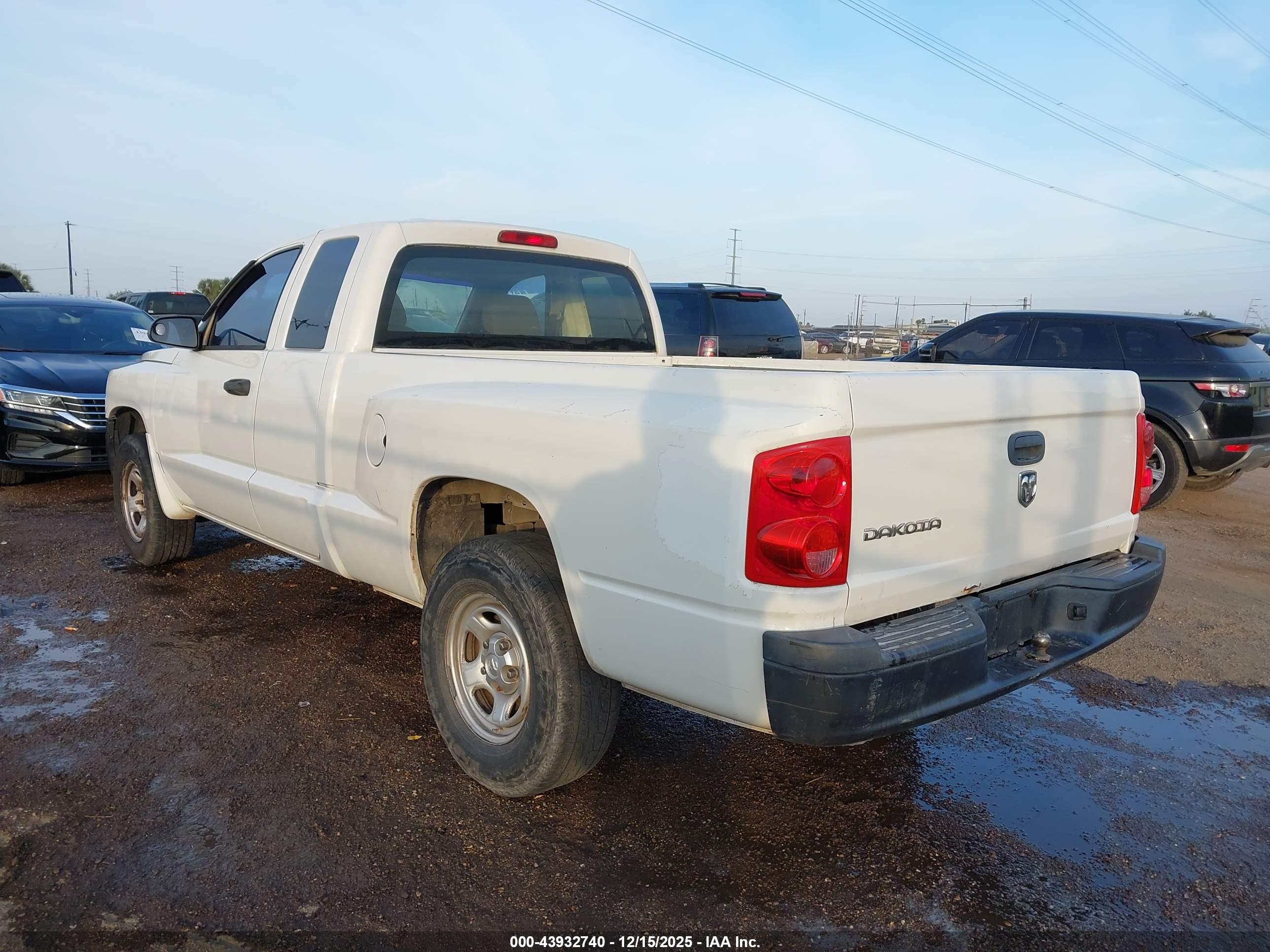 DODGE DAKOTA image 3