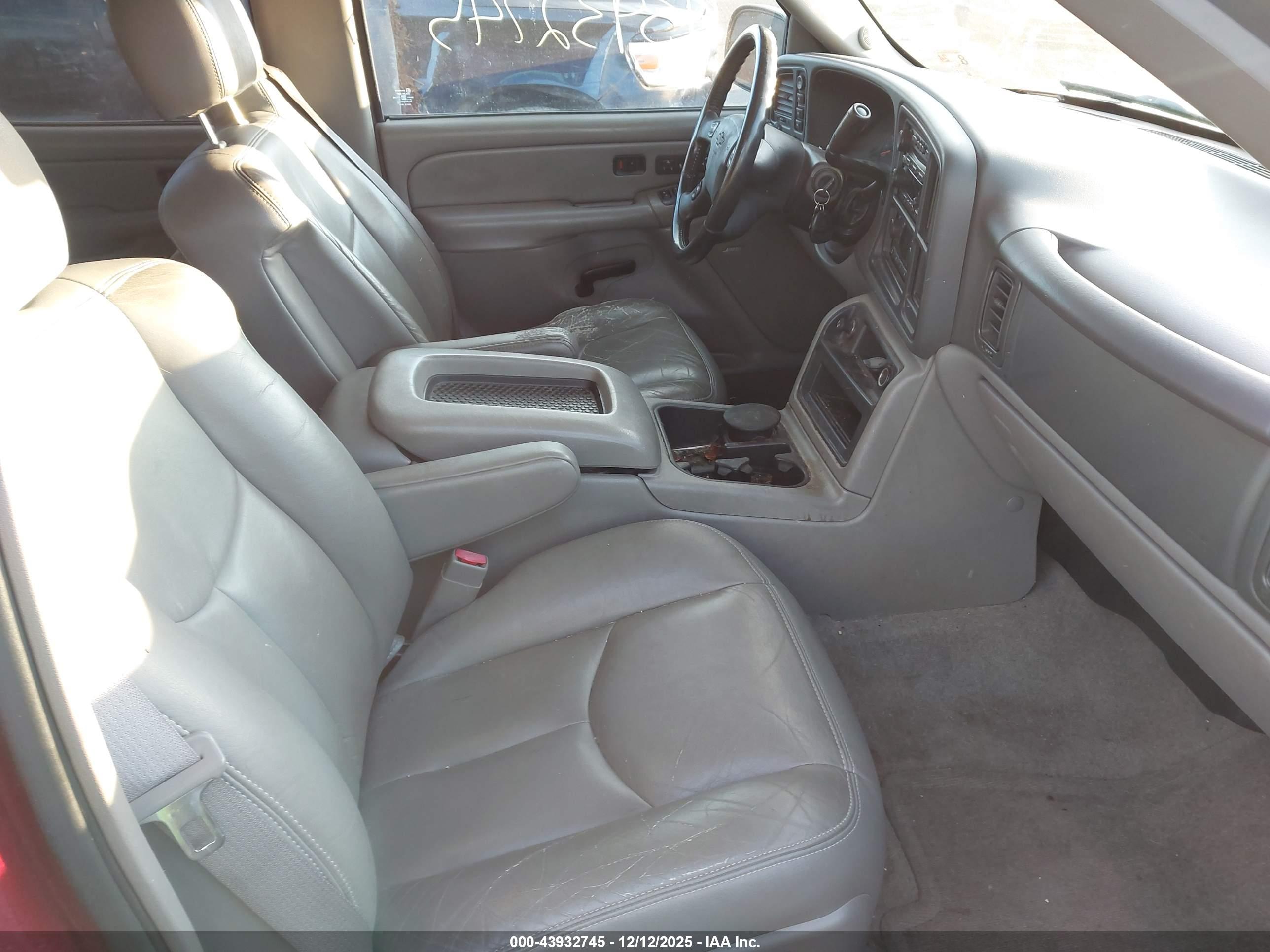 CHEVROLET TAHOE image 5