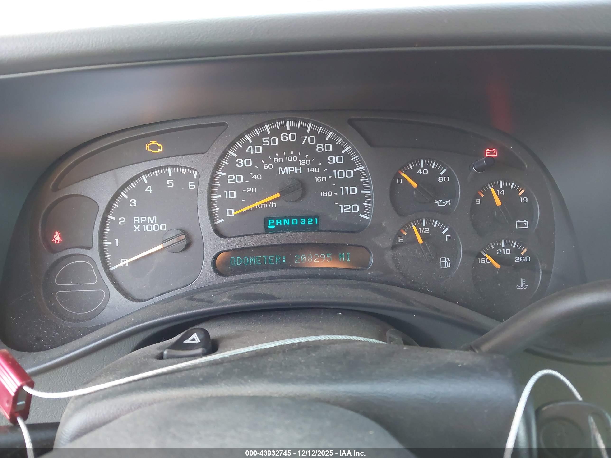 CHEVROLET TAHOE image 7