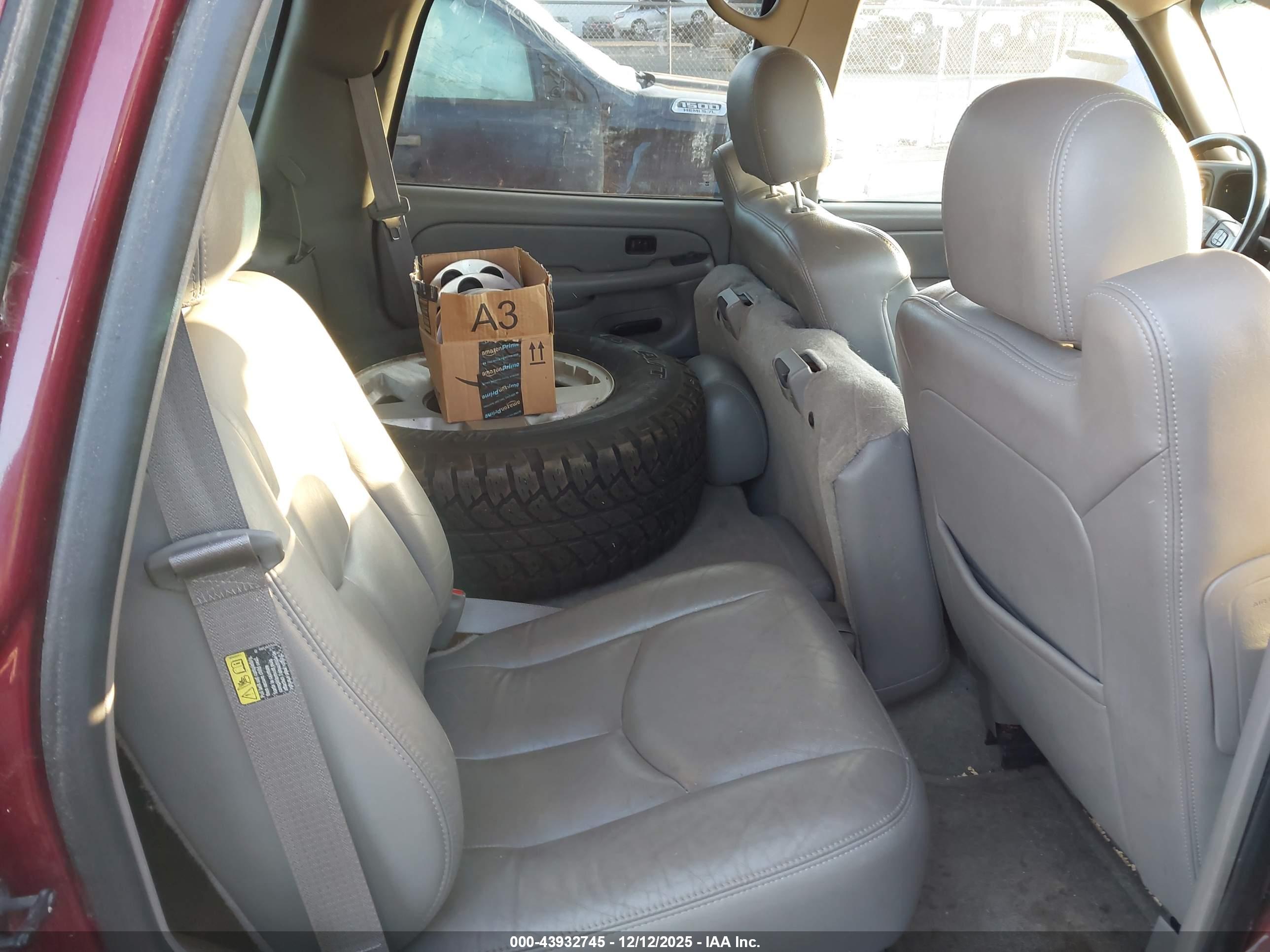 CHEVROLET TAHOE image 8