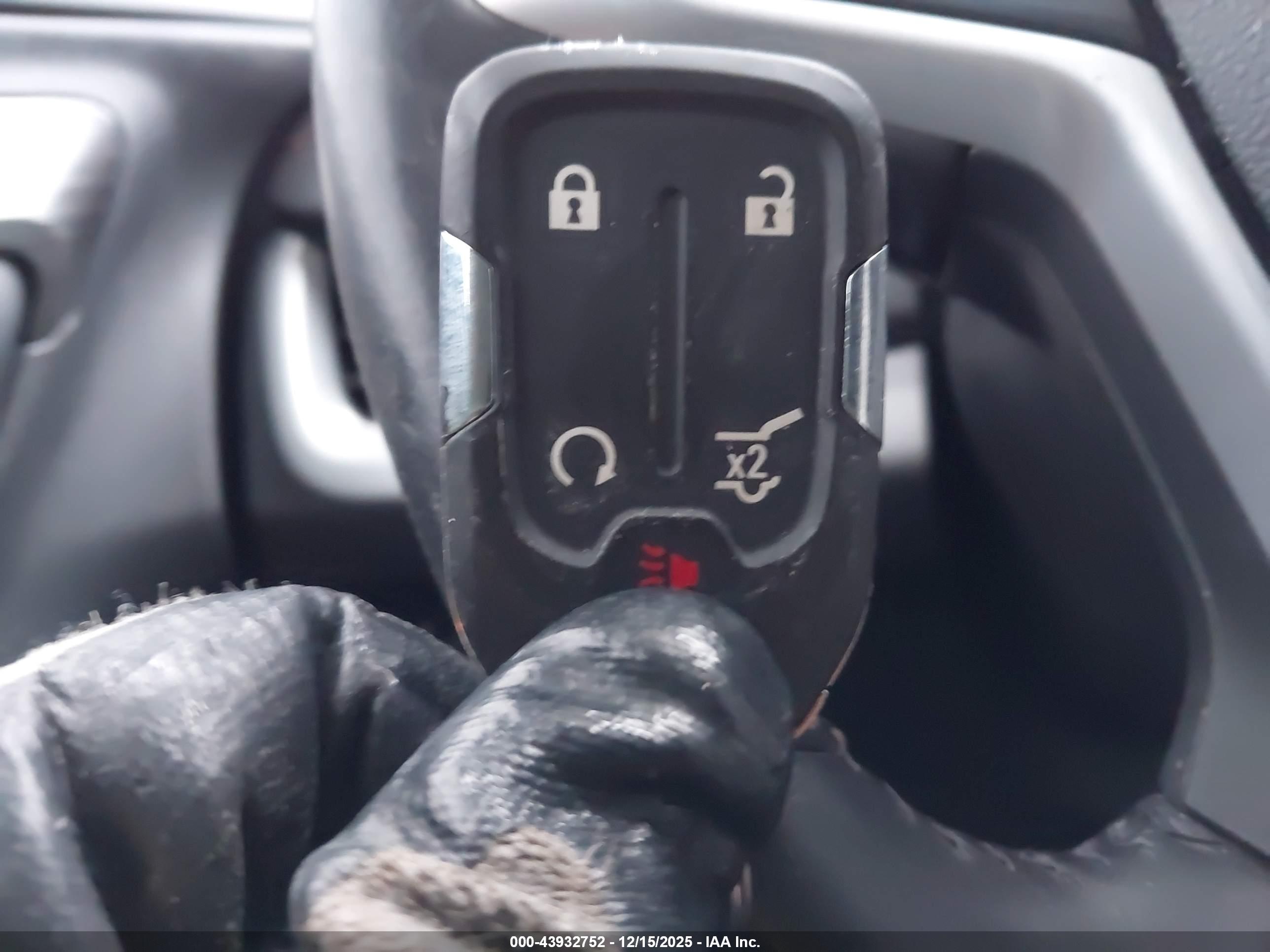 GMC TERRAIN image 11
