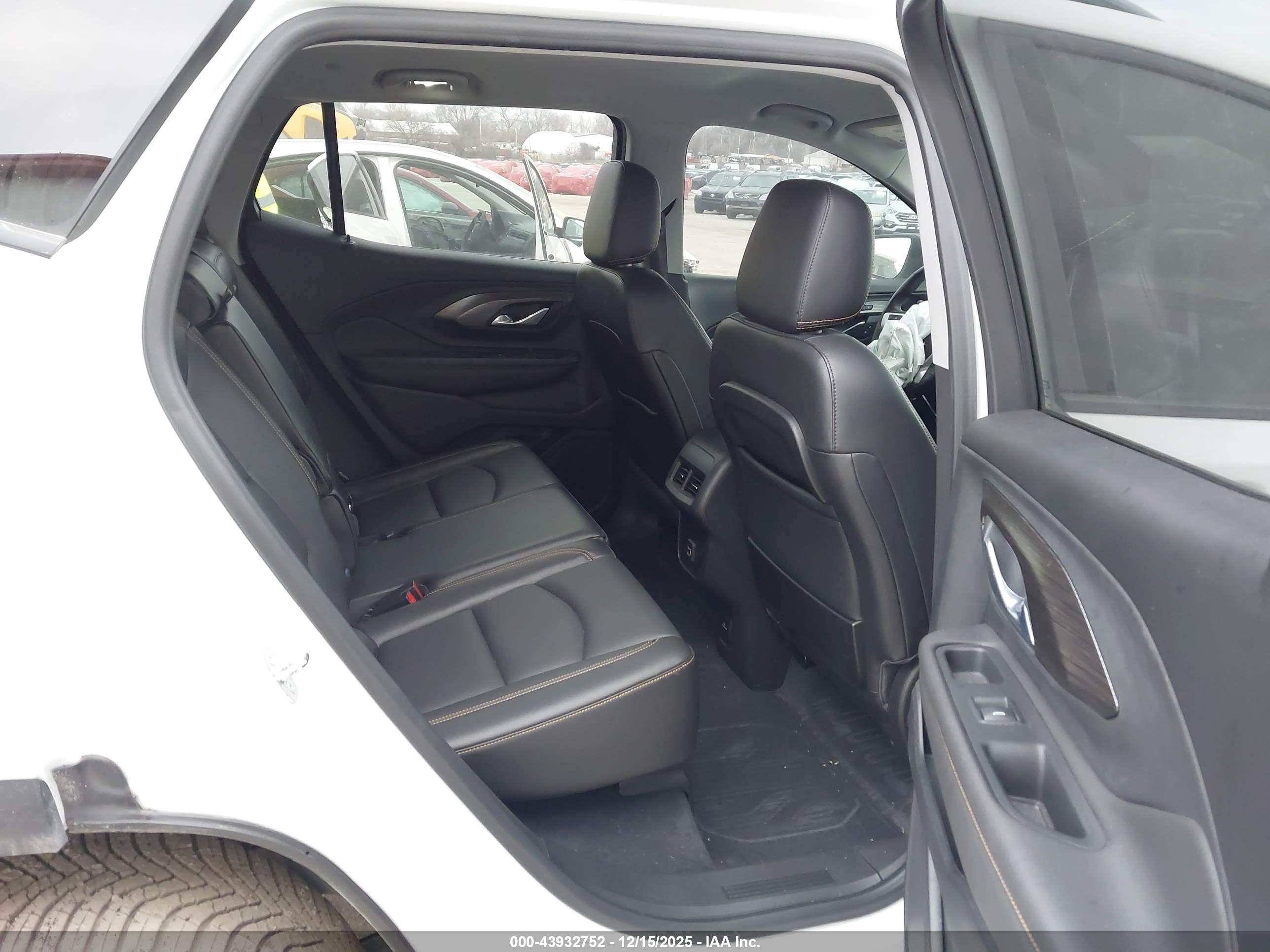 GMC TERRAIN image 8