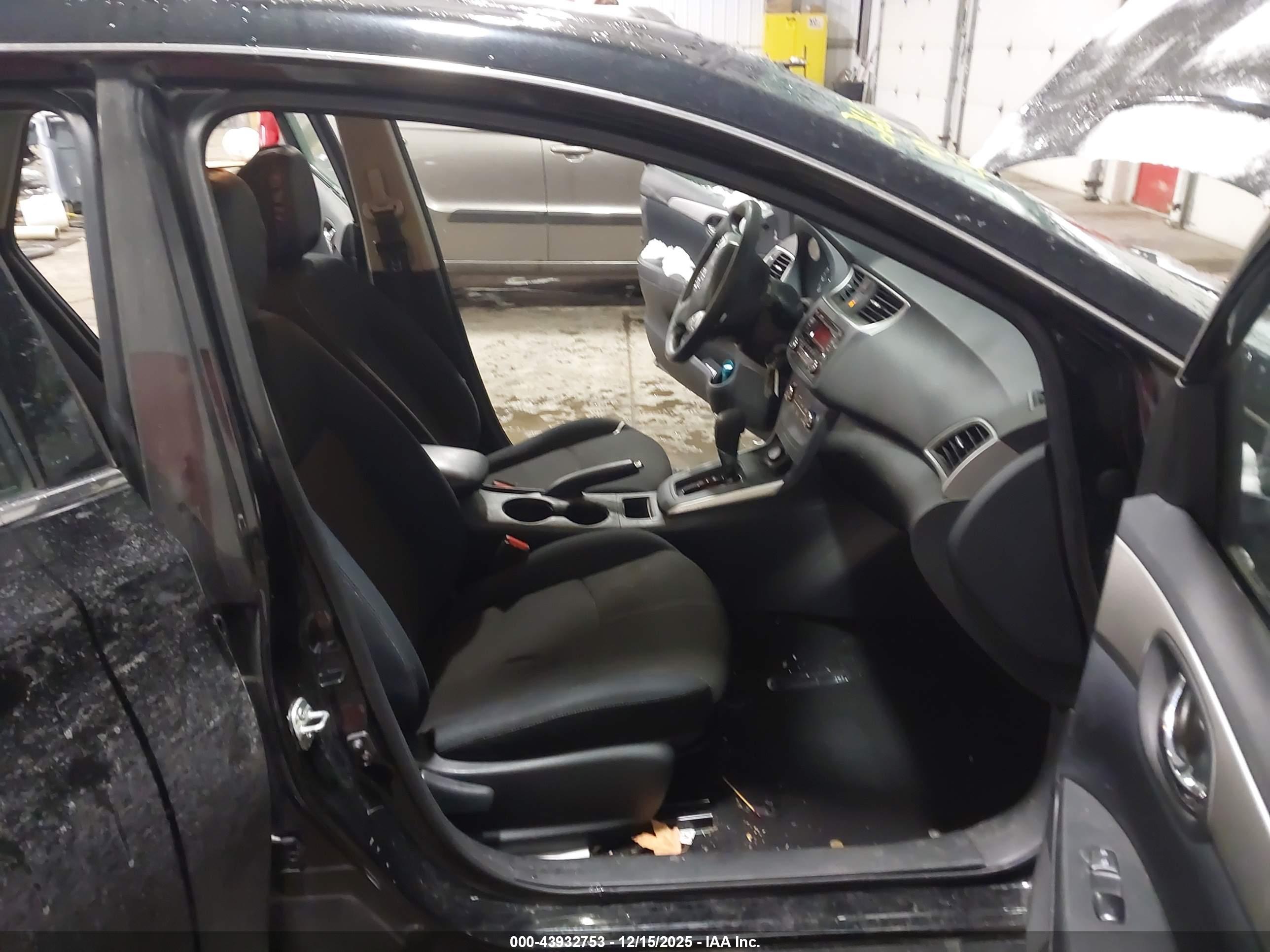 NISSAN SENTRA image 5