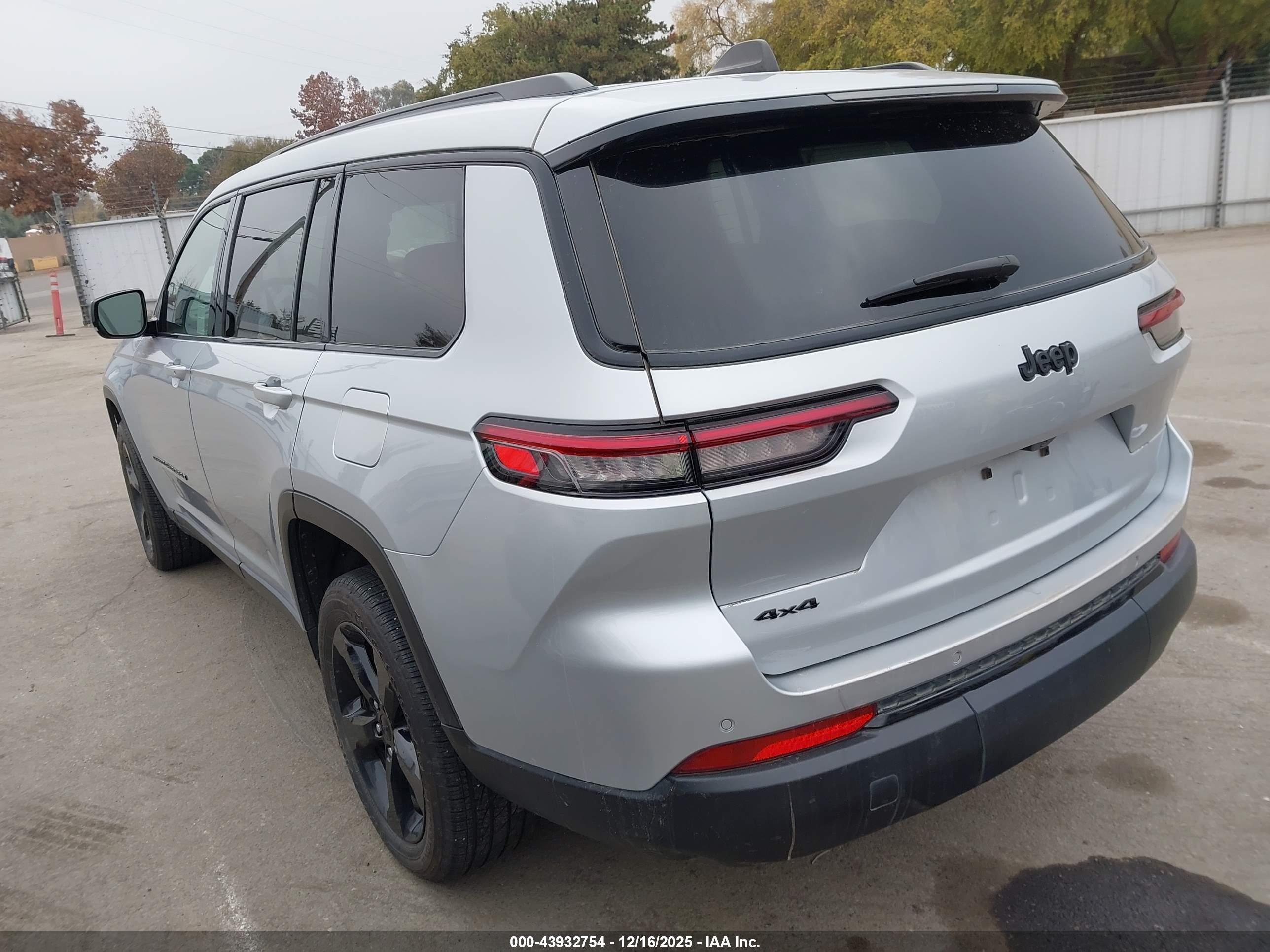 JEEP GRAND image 3