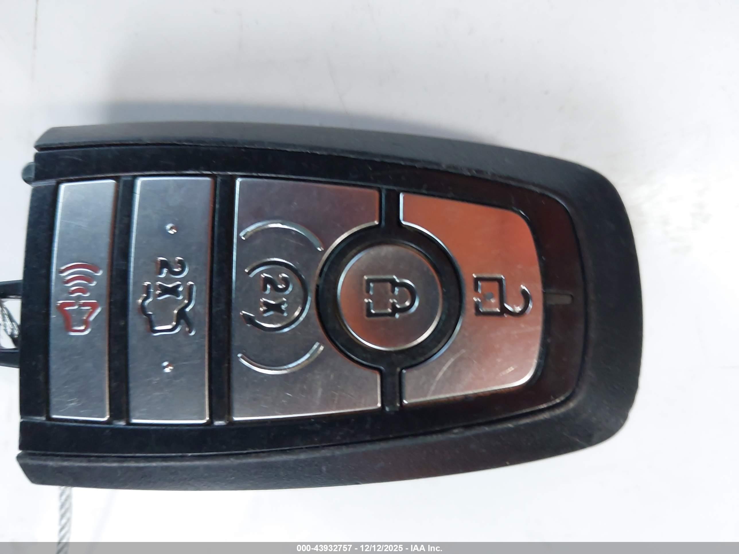 FORD FUSION image 11