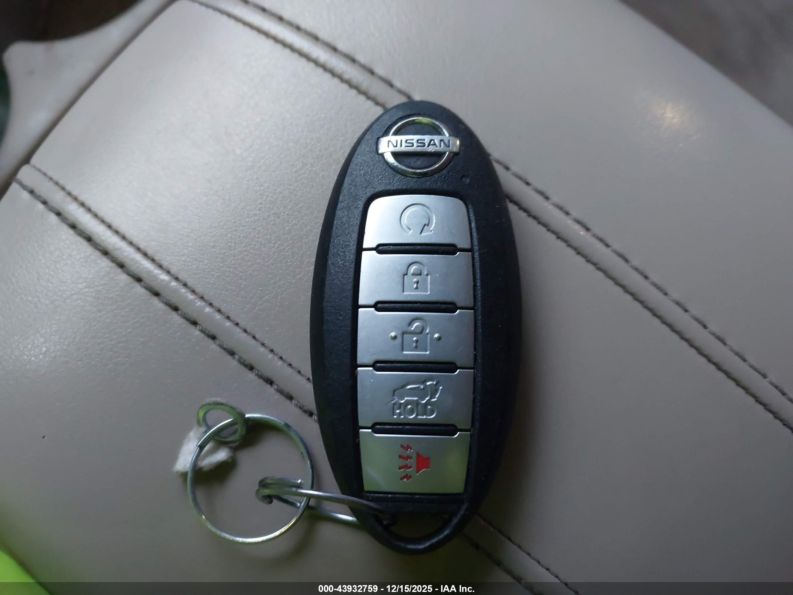 NISSAN ROGUE image 11