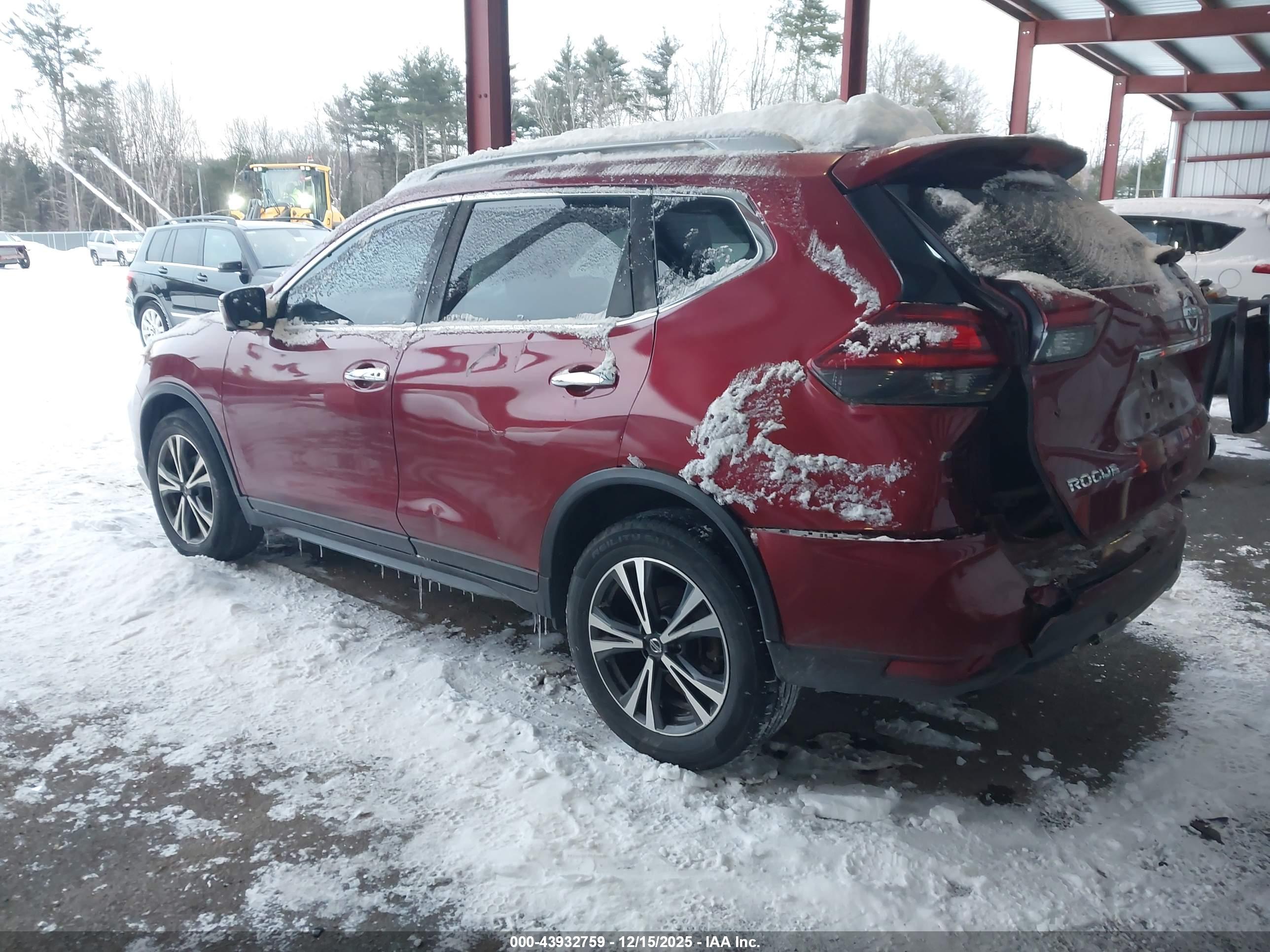 NISSAN ROGUE image 3