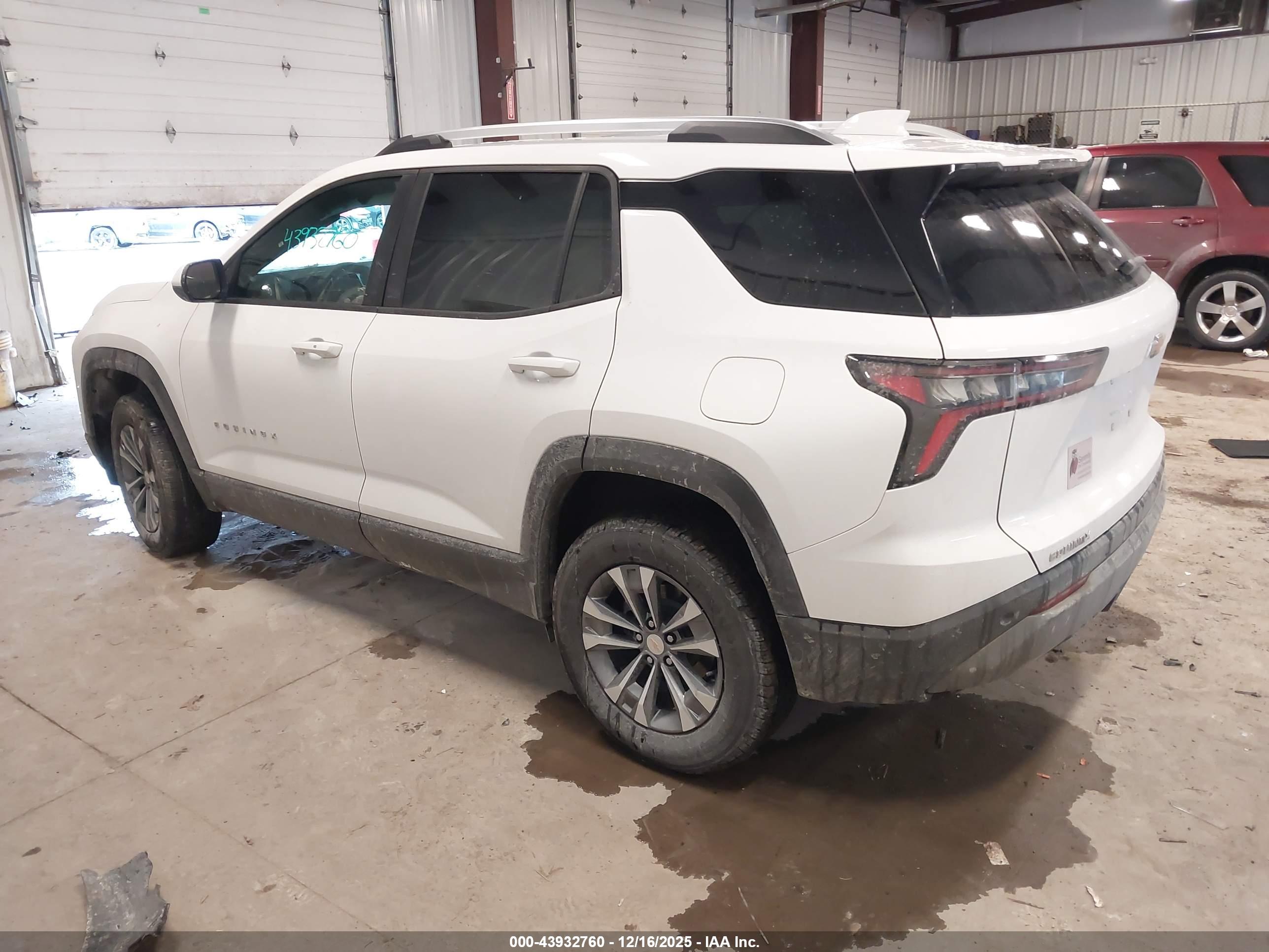 CHEVROLET EQUINOX image 3