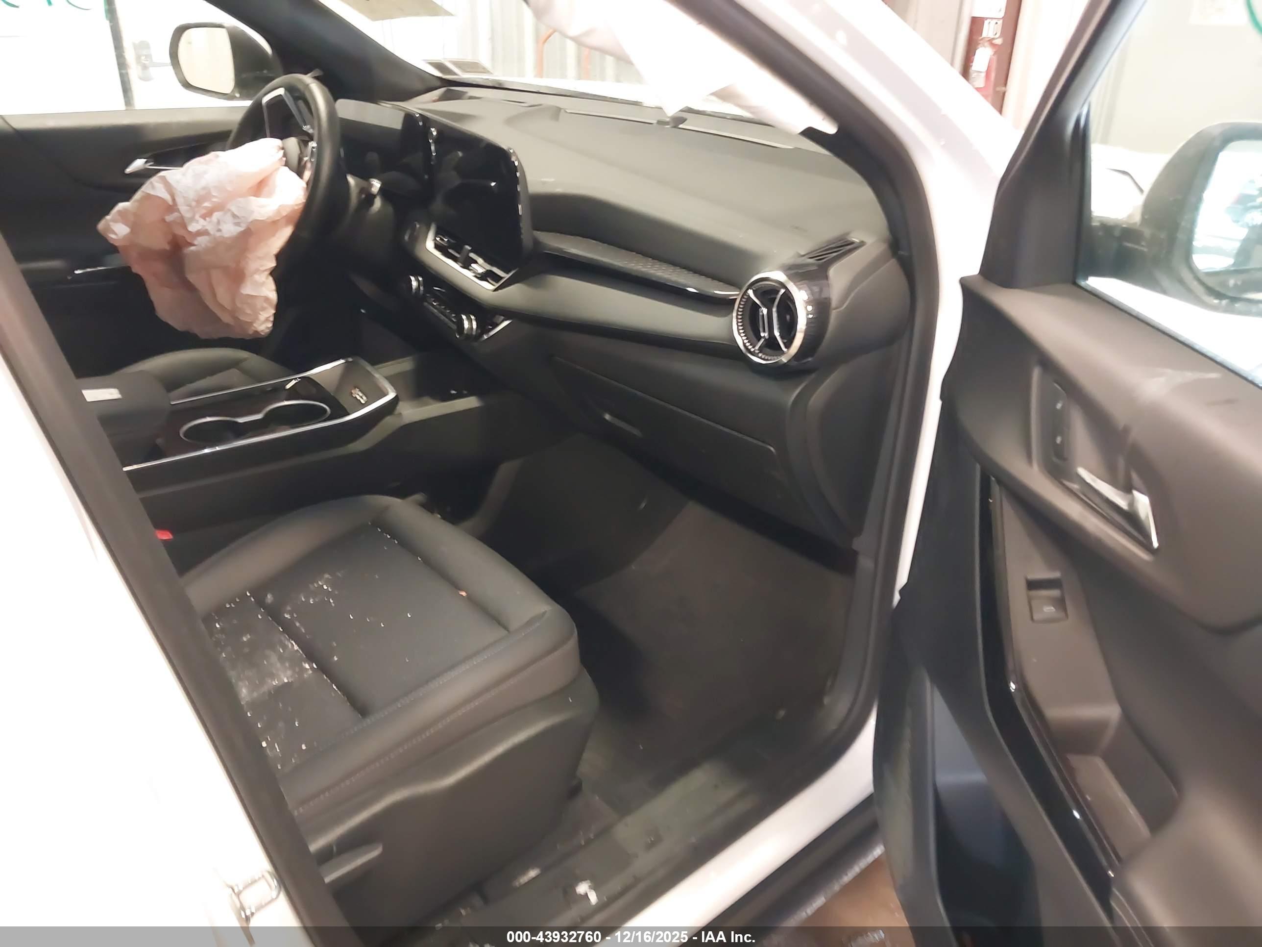 CHEVROLET EQUINOX image 5