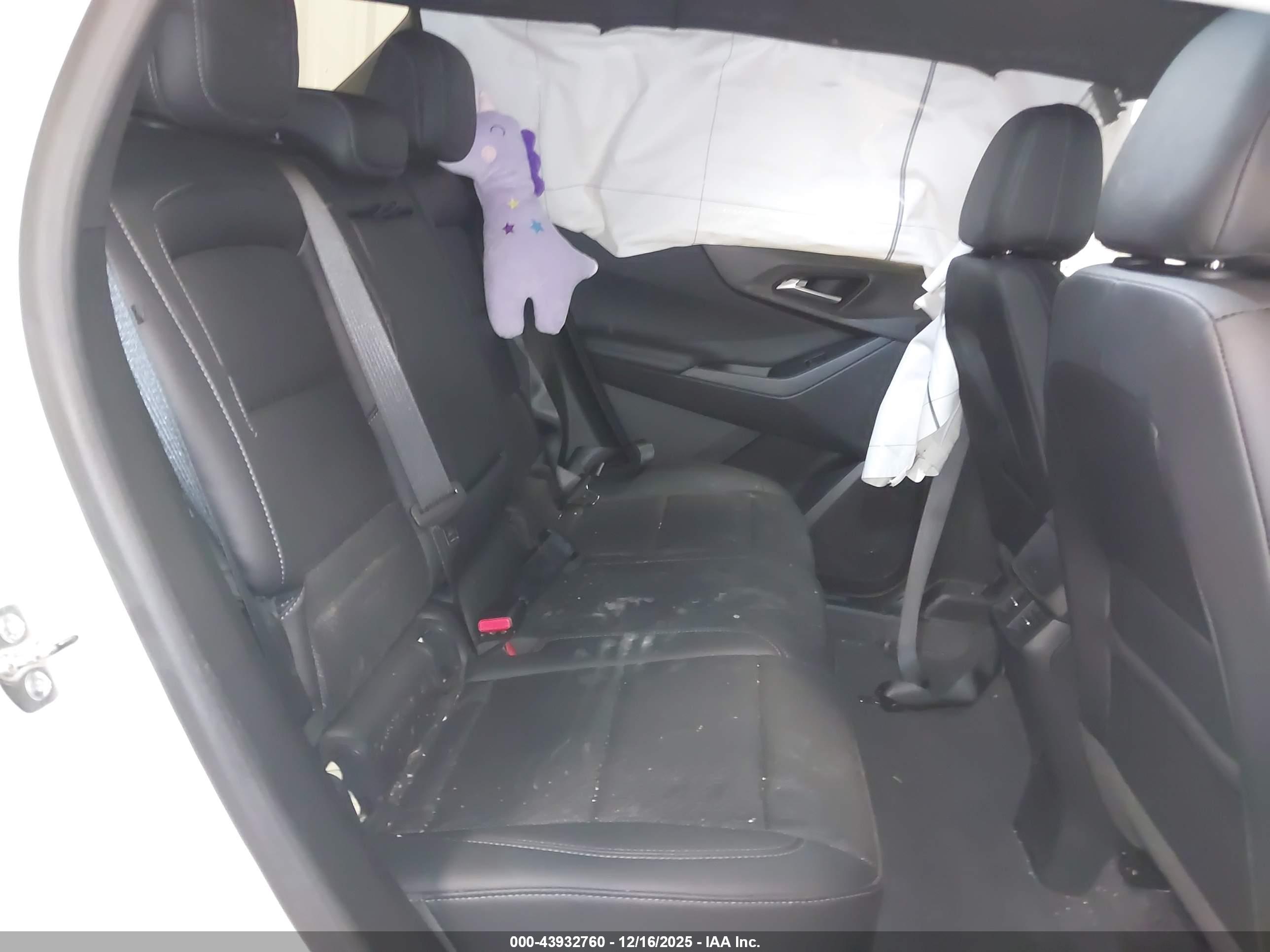 CHEVROLET EQUINOX image 8