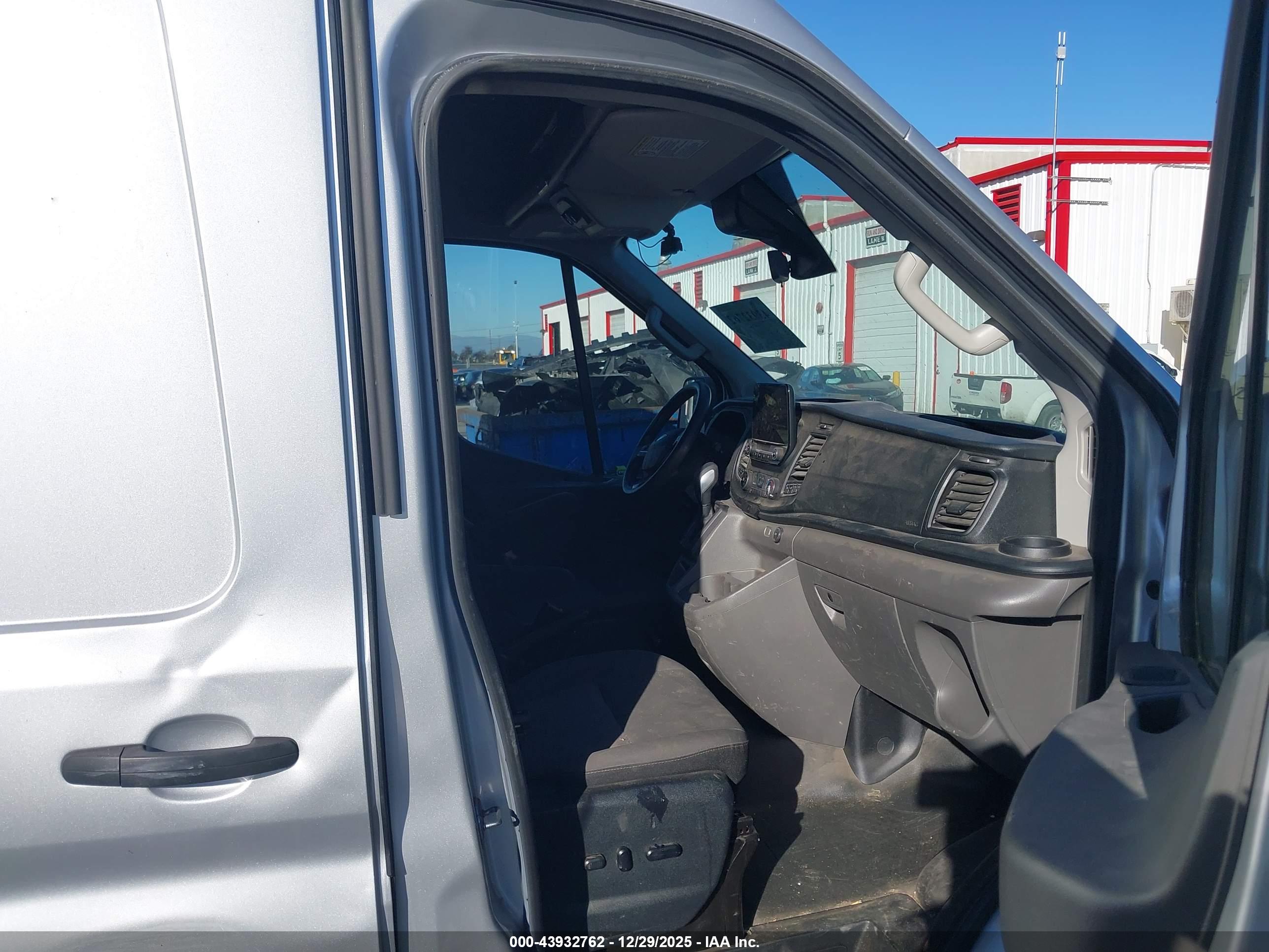 FORD TRANSIT-350 image 5