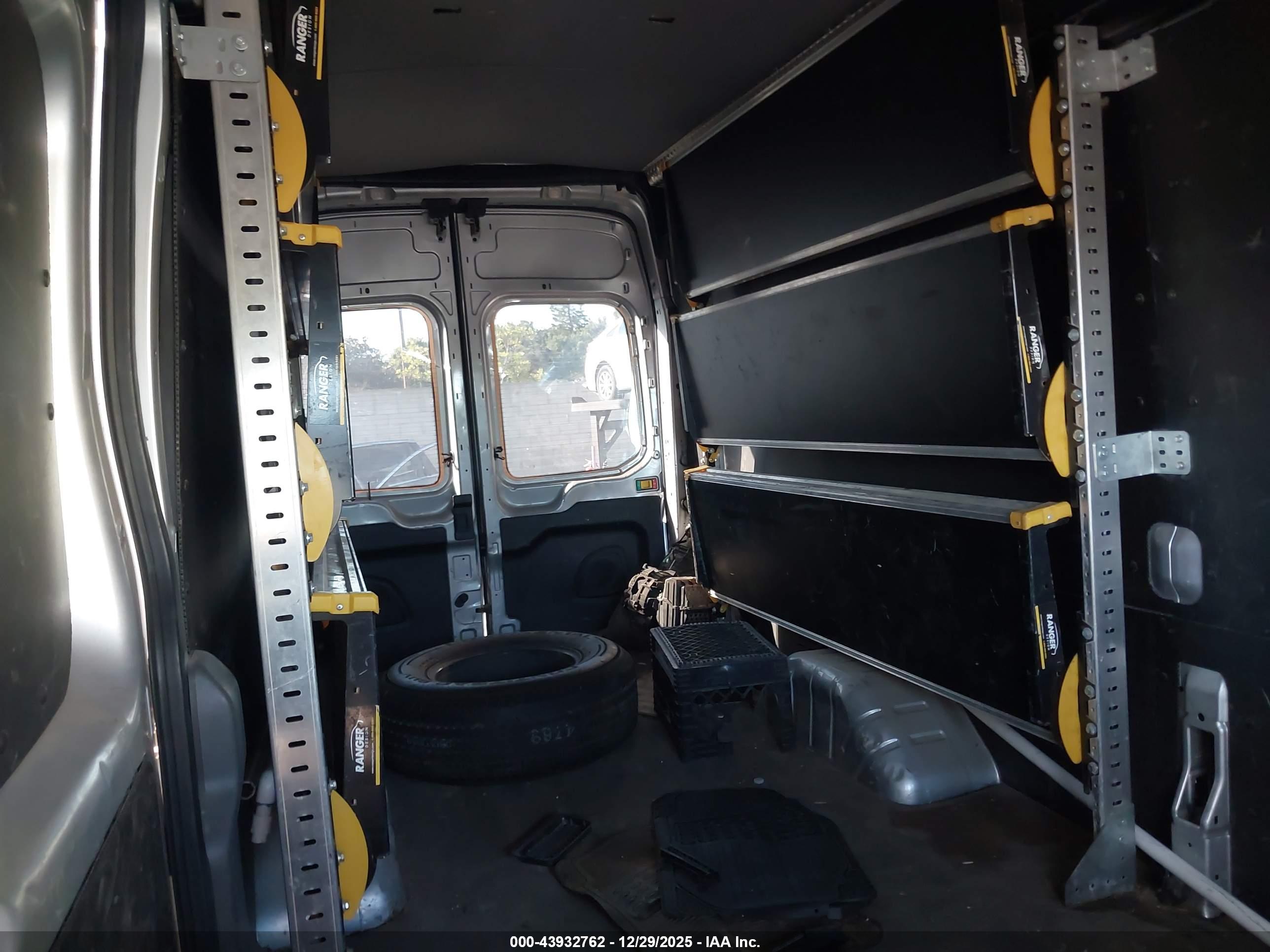 FORD TRANSIT-350 image 8