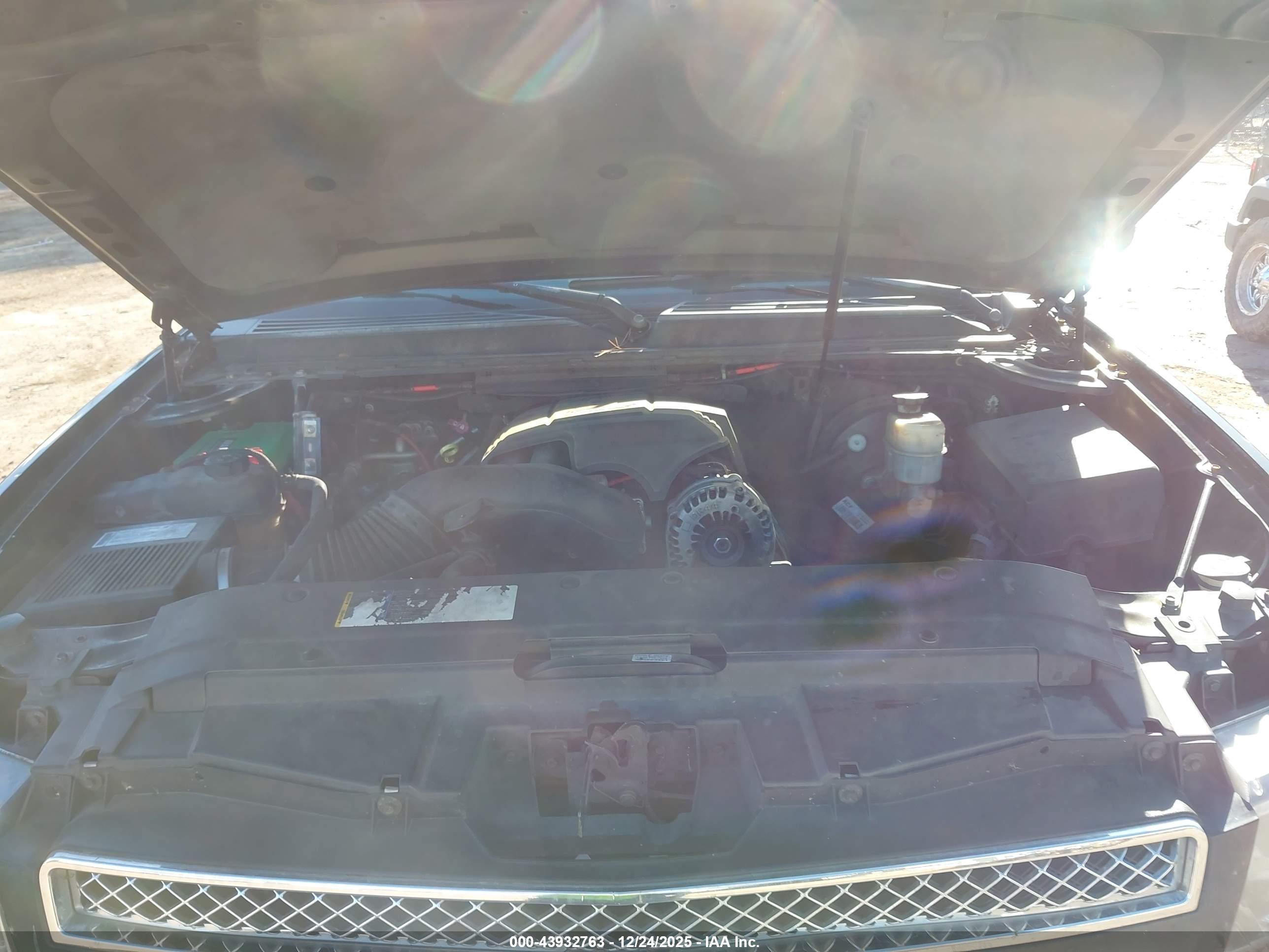 CHEVROLET TAHOE image 10