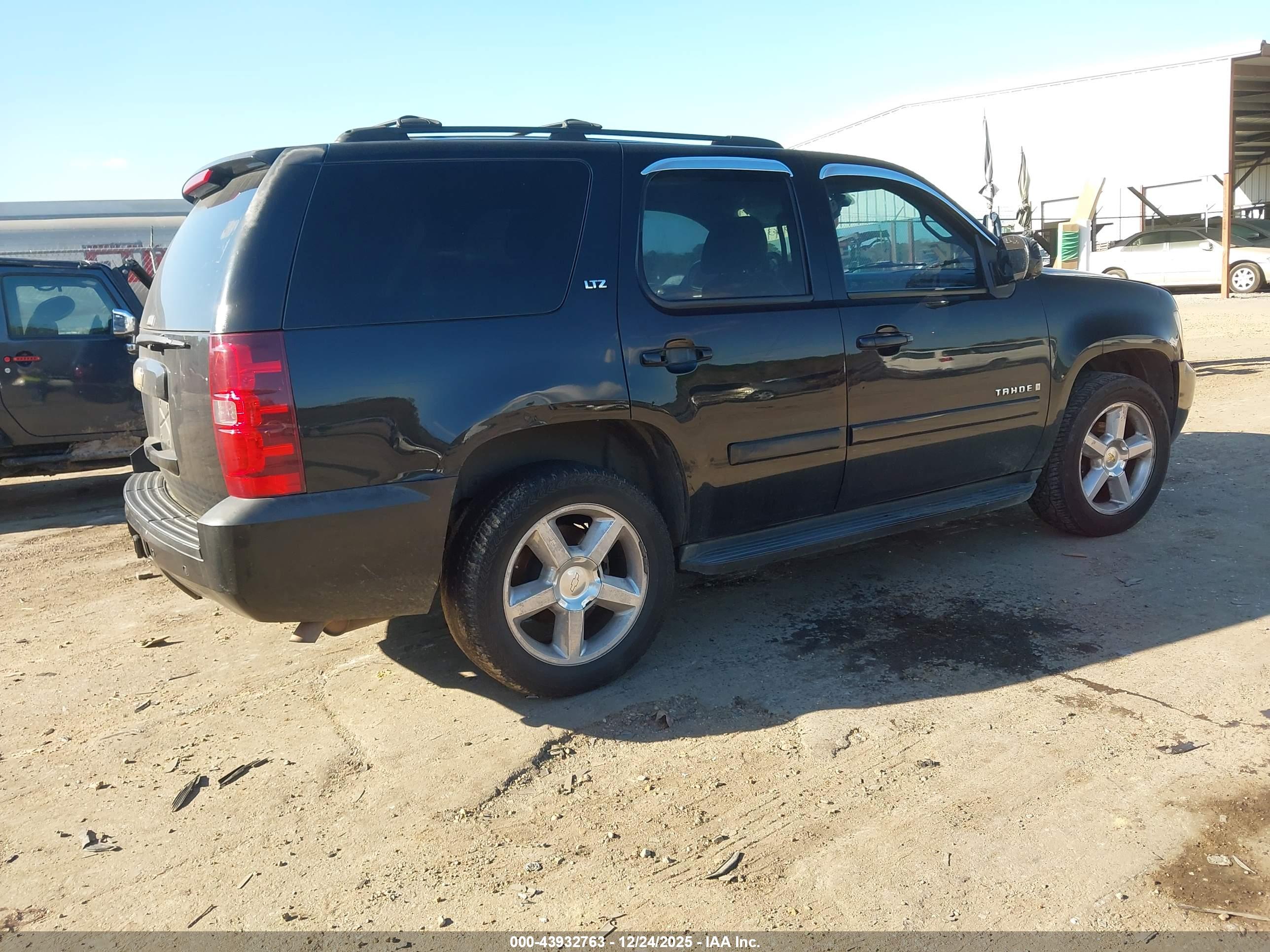 CHEVROLET TAHOE image 4