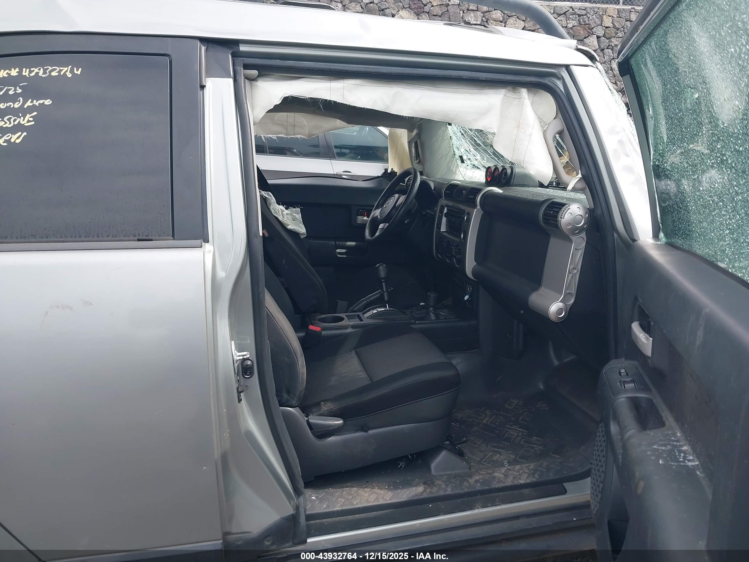 TOYOTA FJ image 5