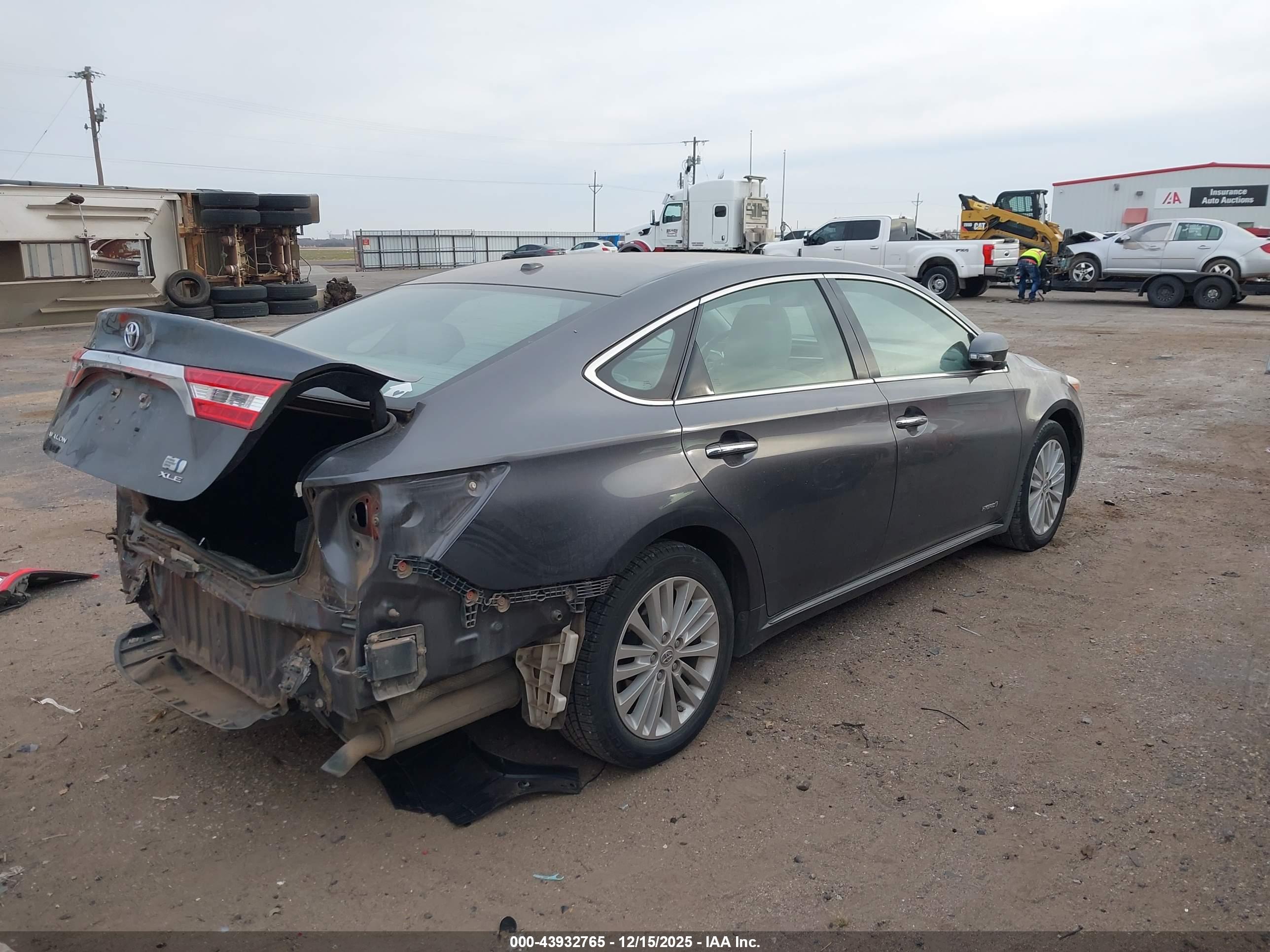 TOYOTA AVALON image 4