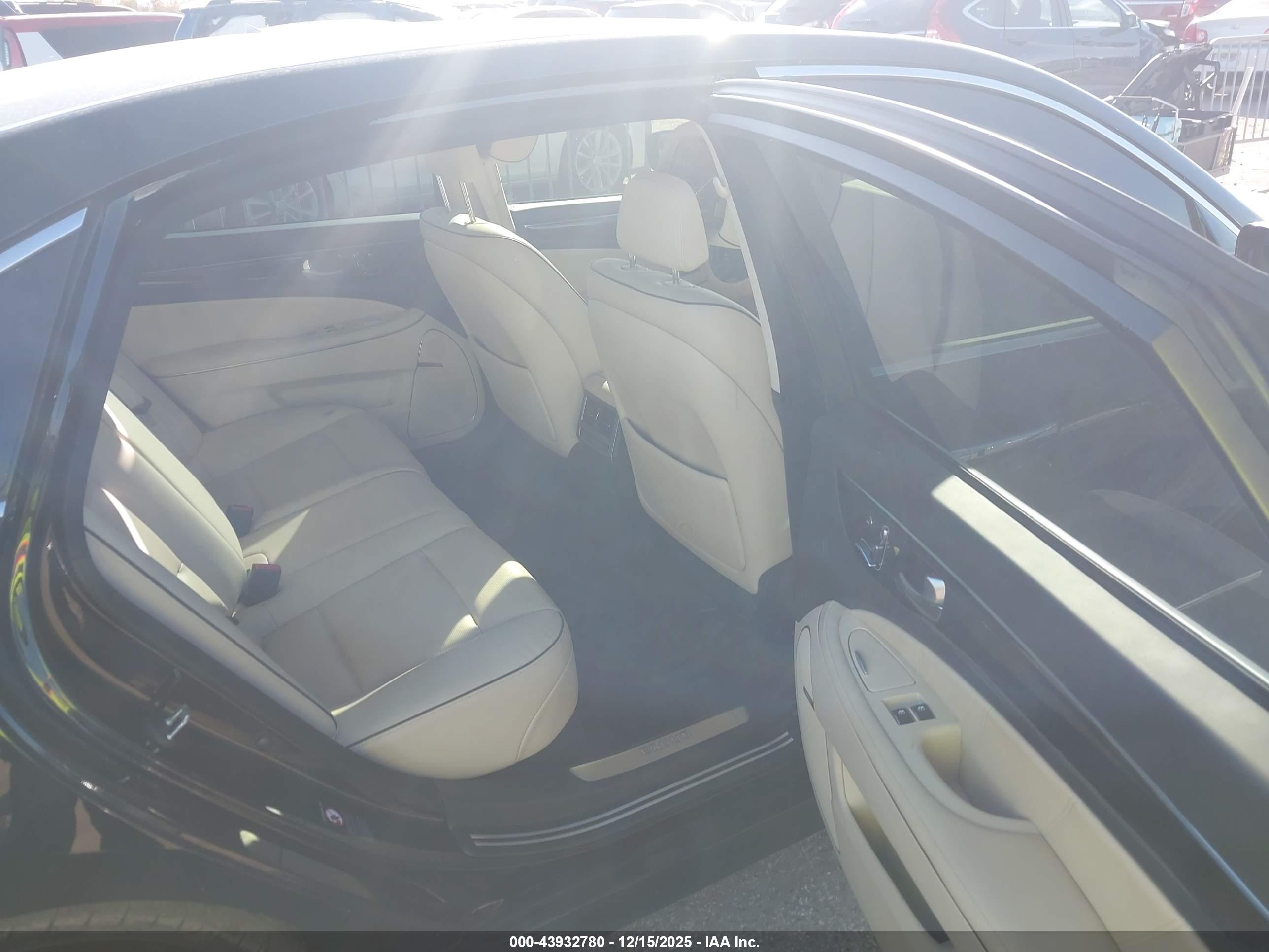 HYUNDAI EQUUS image 8