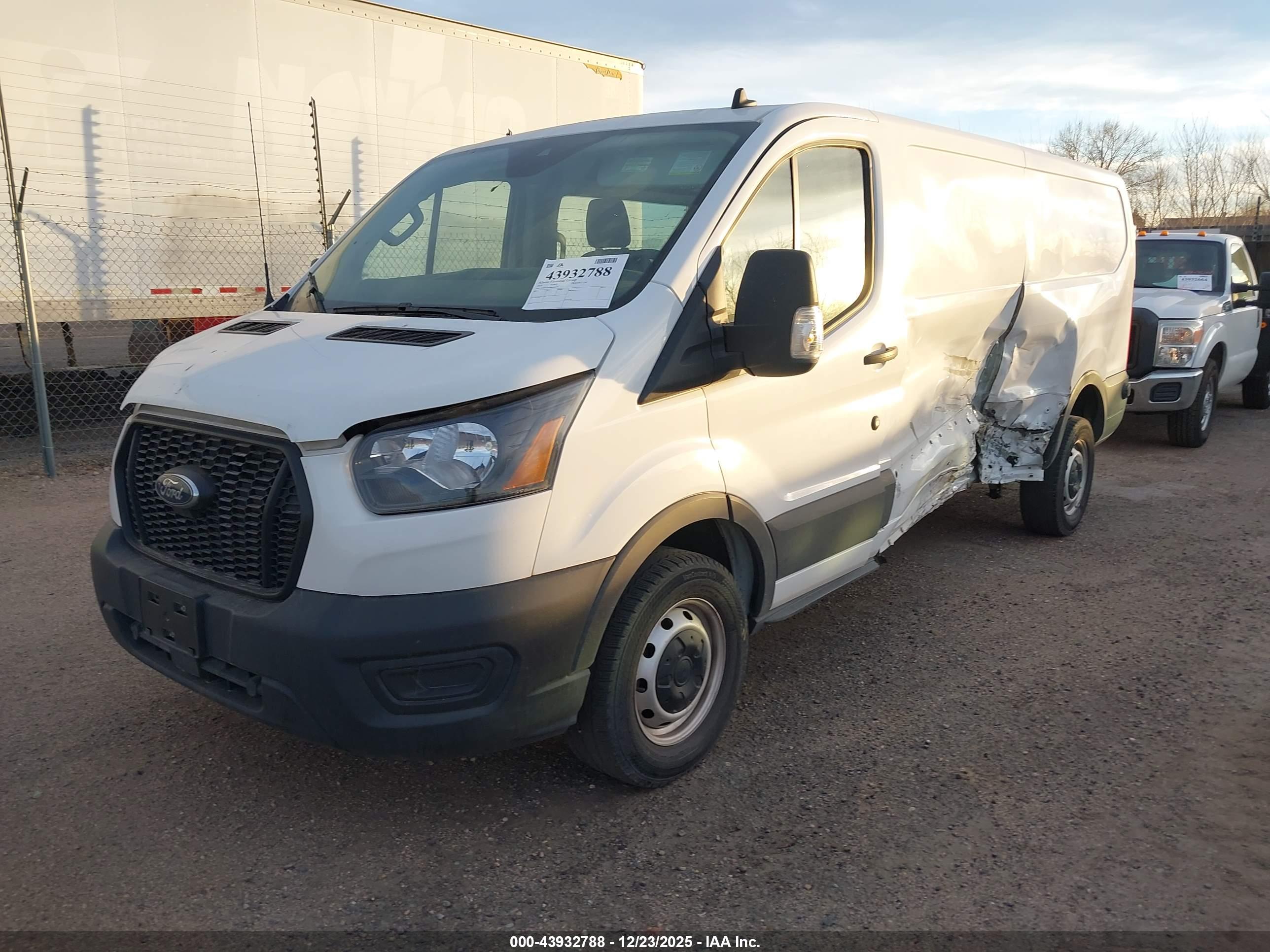 FORD TRANSIT-250 image 2