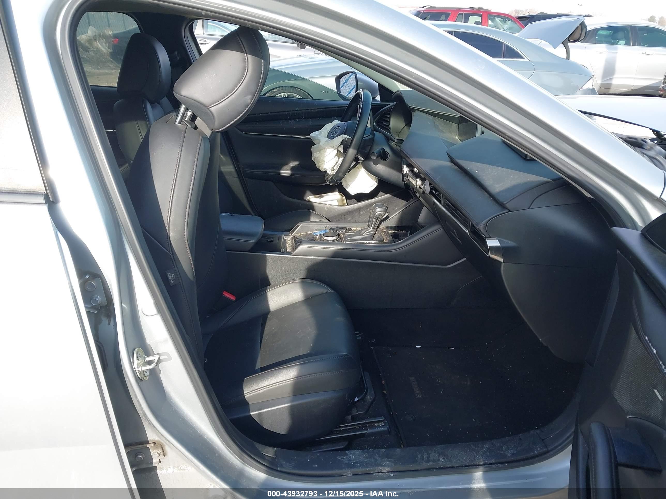 MAZDA MAZDA3 image 5