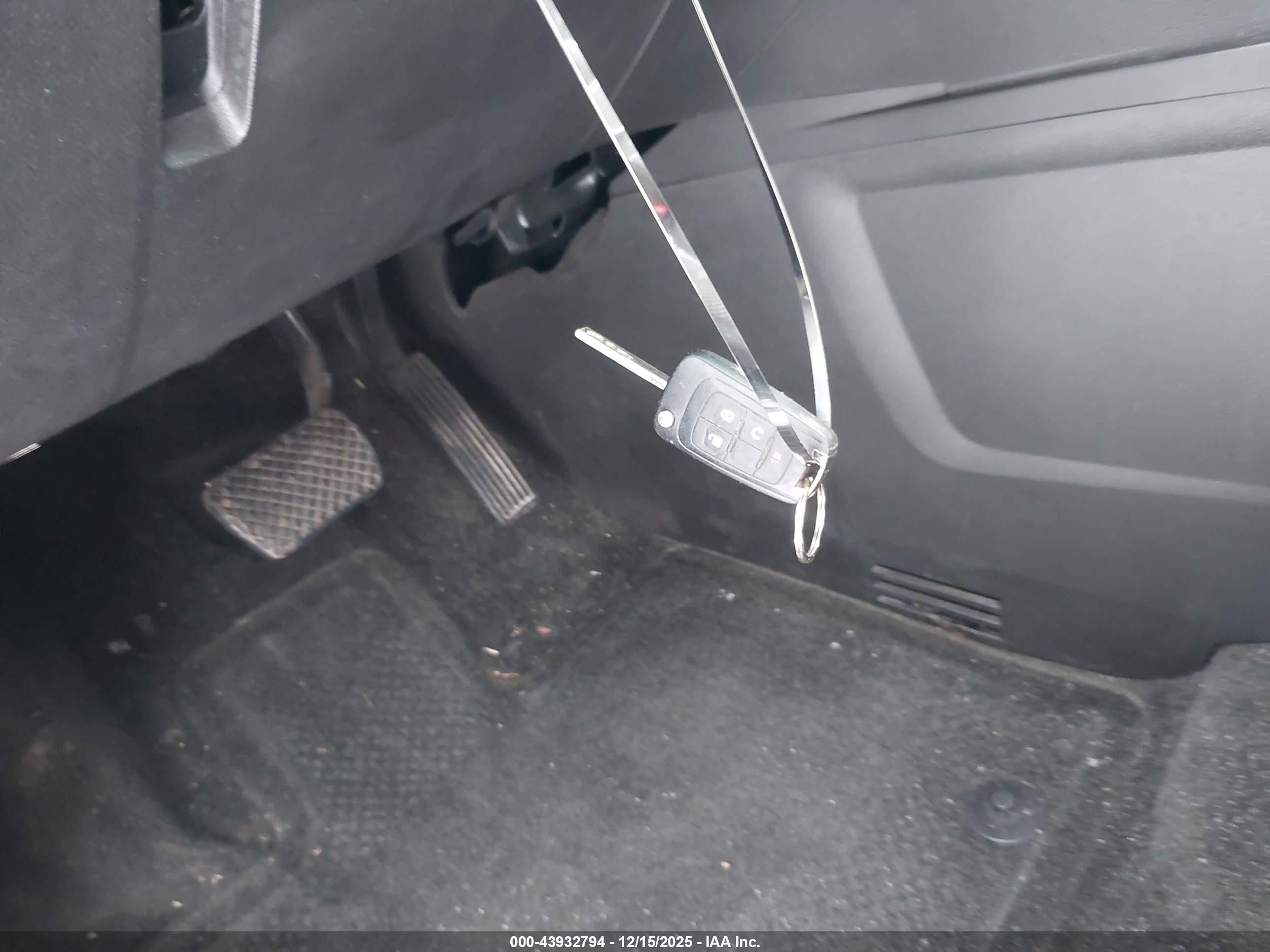 CHEVROLET EQUINOX image 11