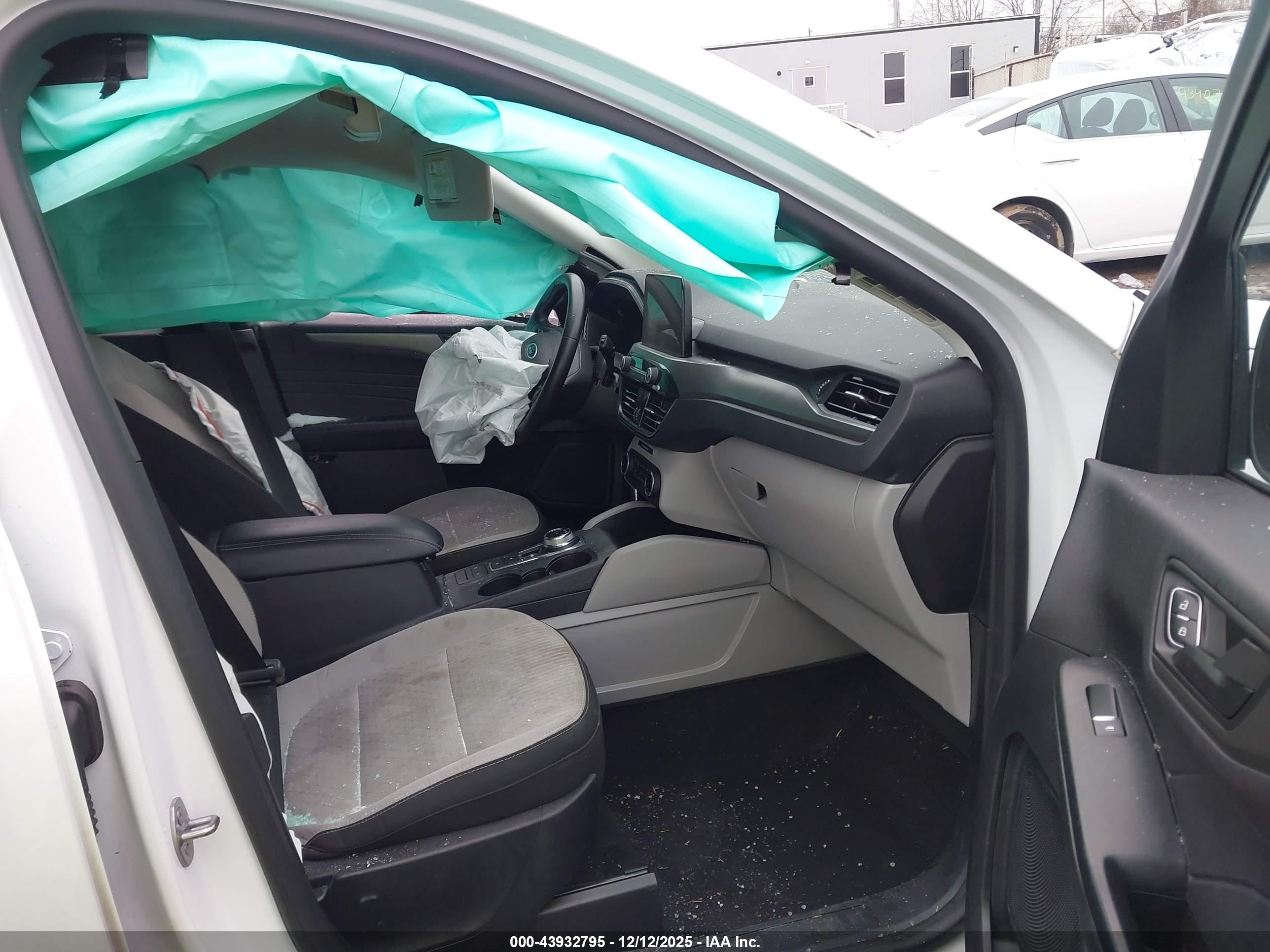 FORD ESCAPE image 5