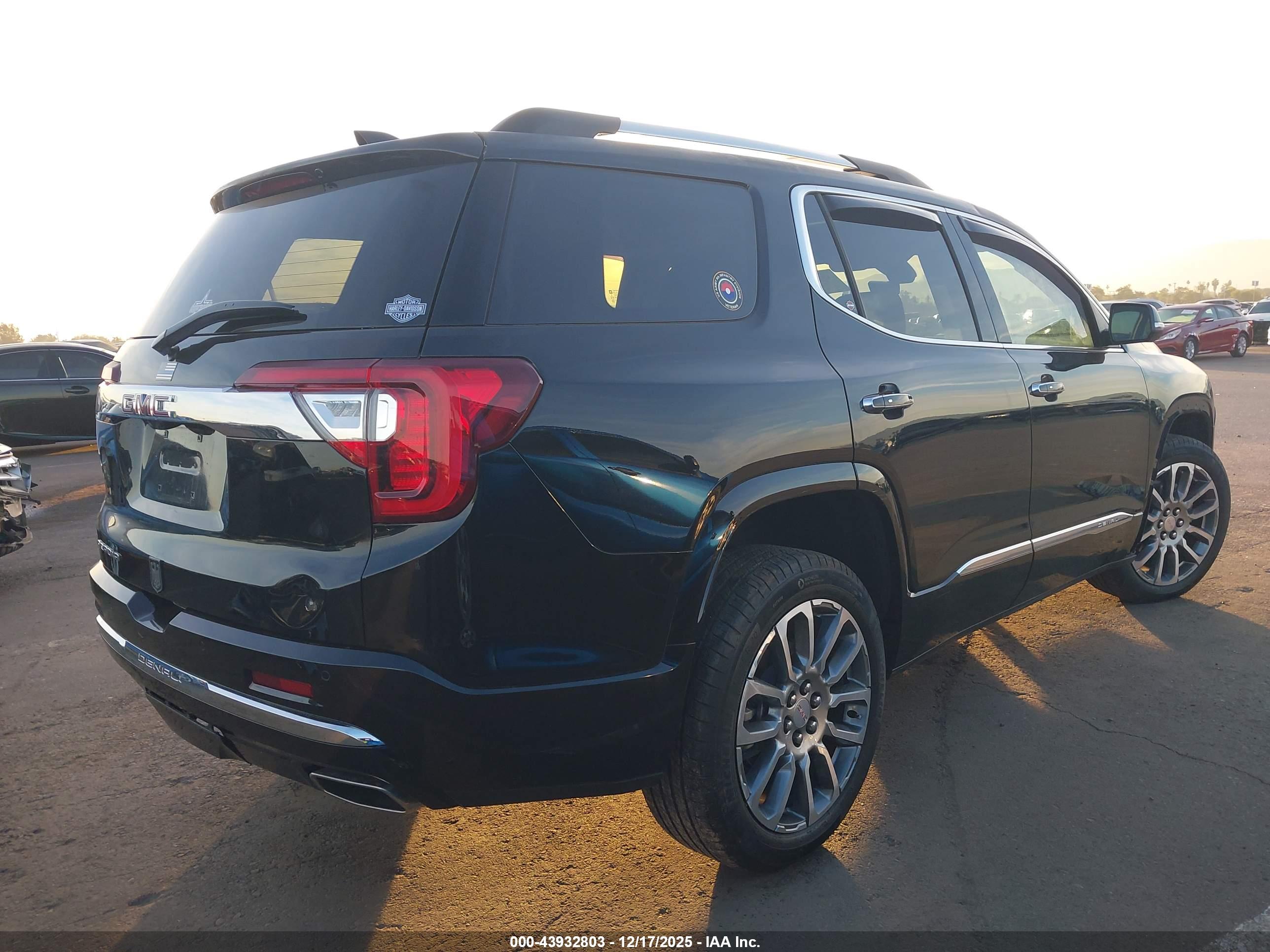 GMC ACADIA image 4