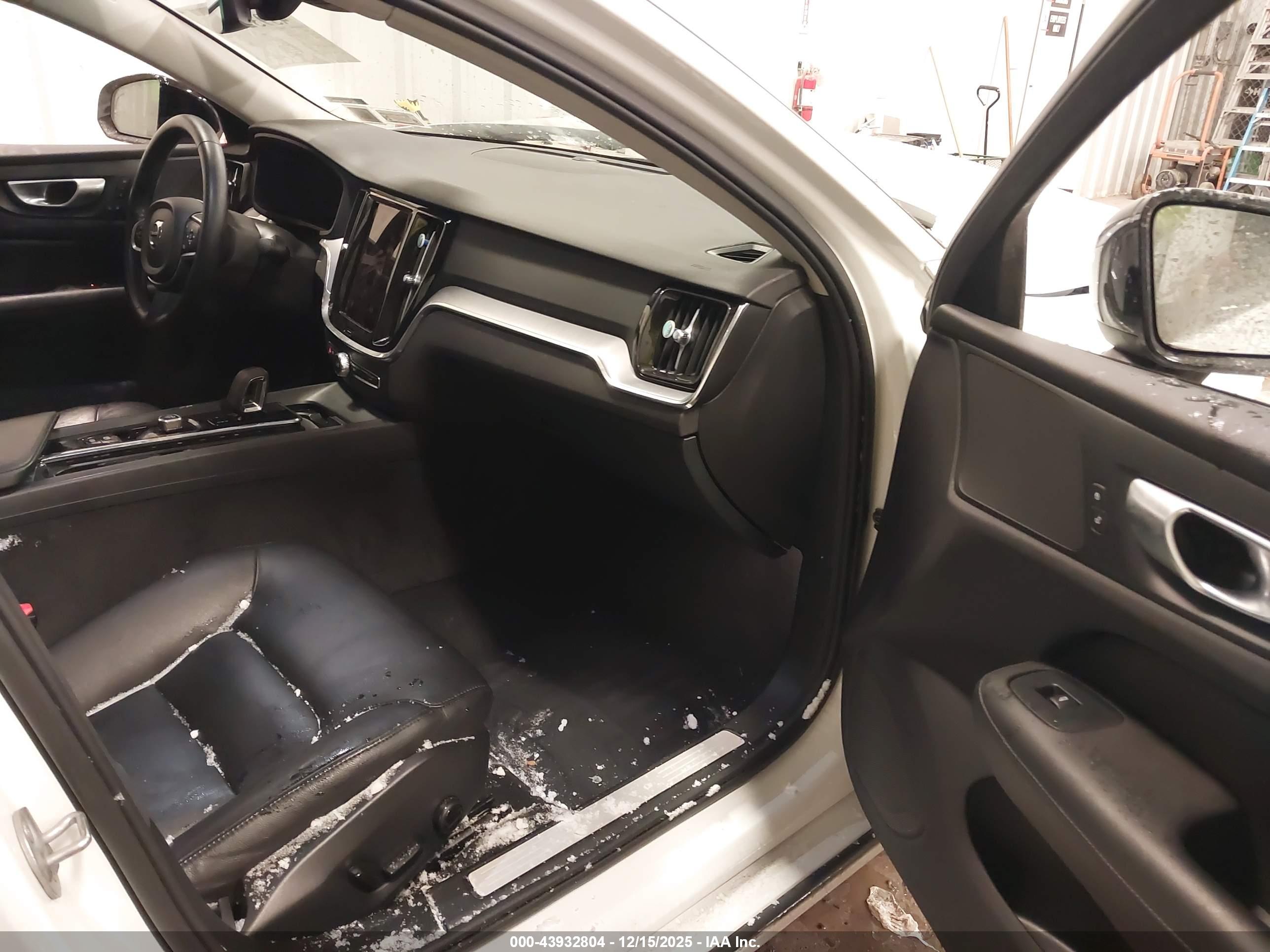 VOLVO S60 image 5