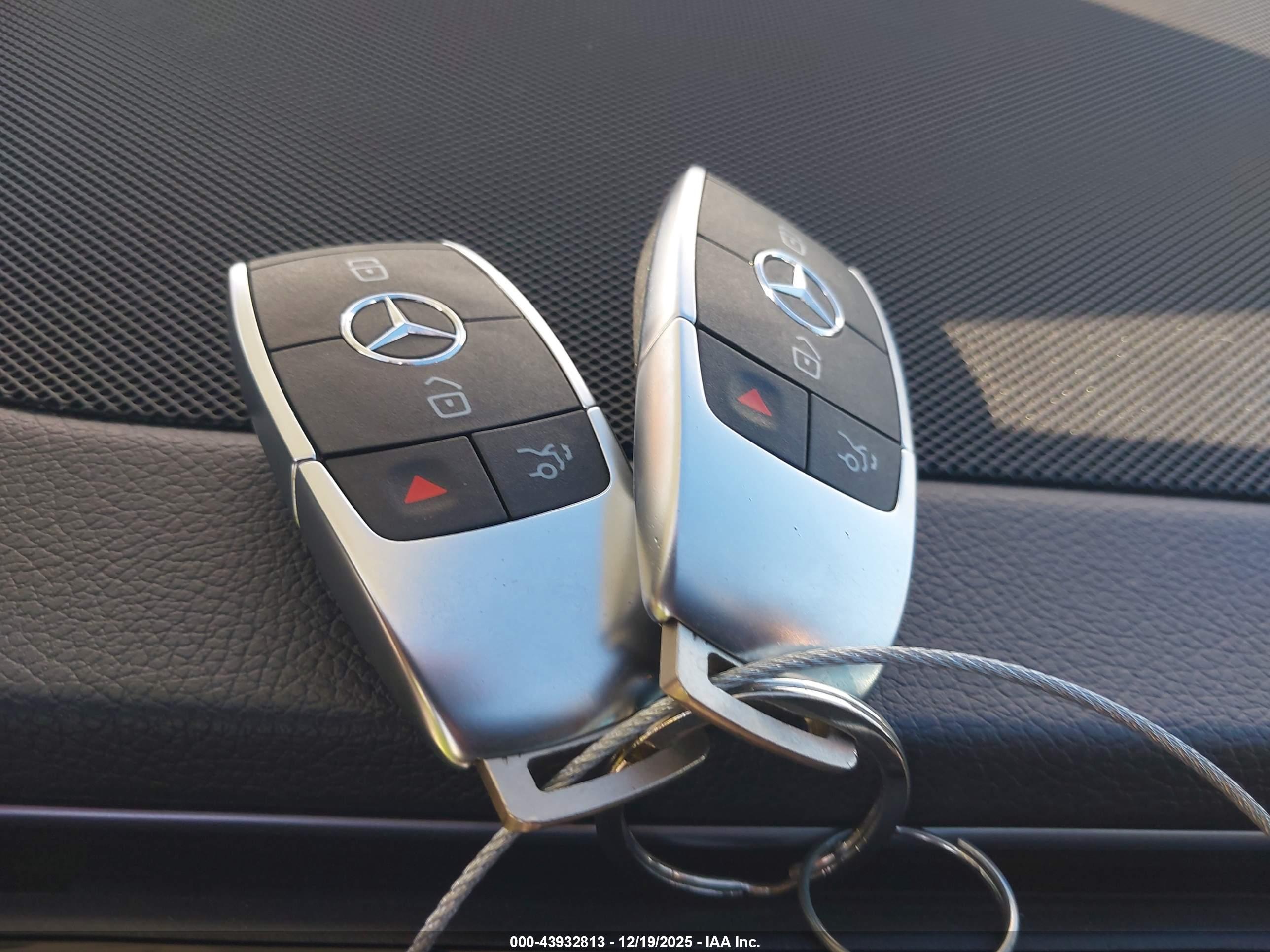 MERCEDES-BENZ GLE image 11