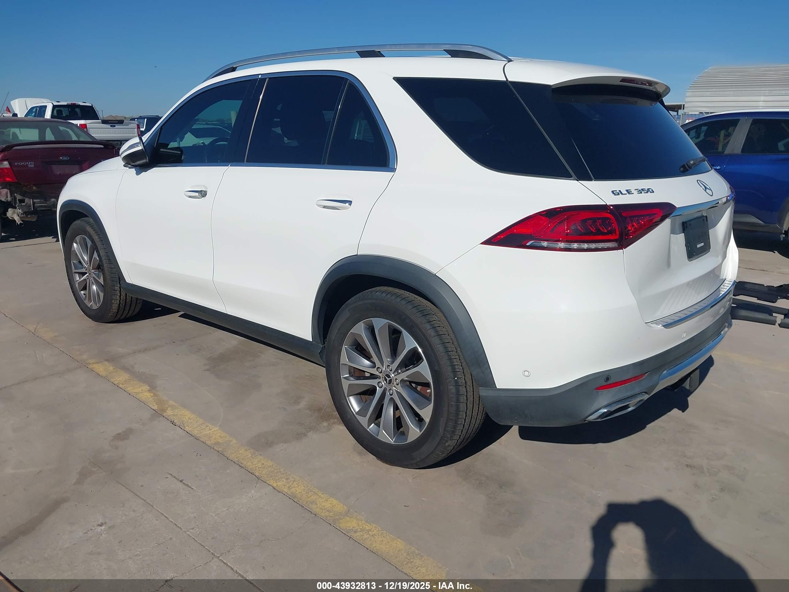 MERCEDES-BENZ GLE image 3