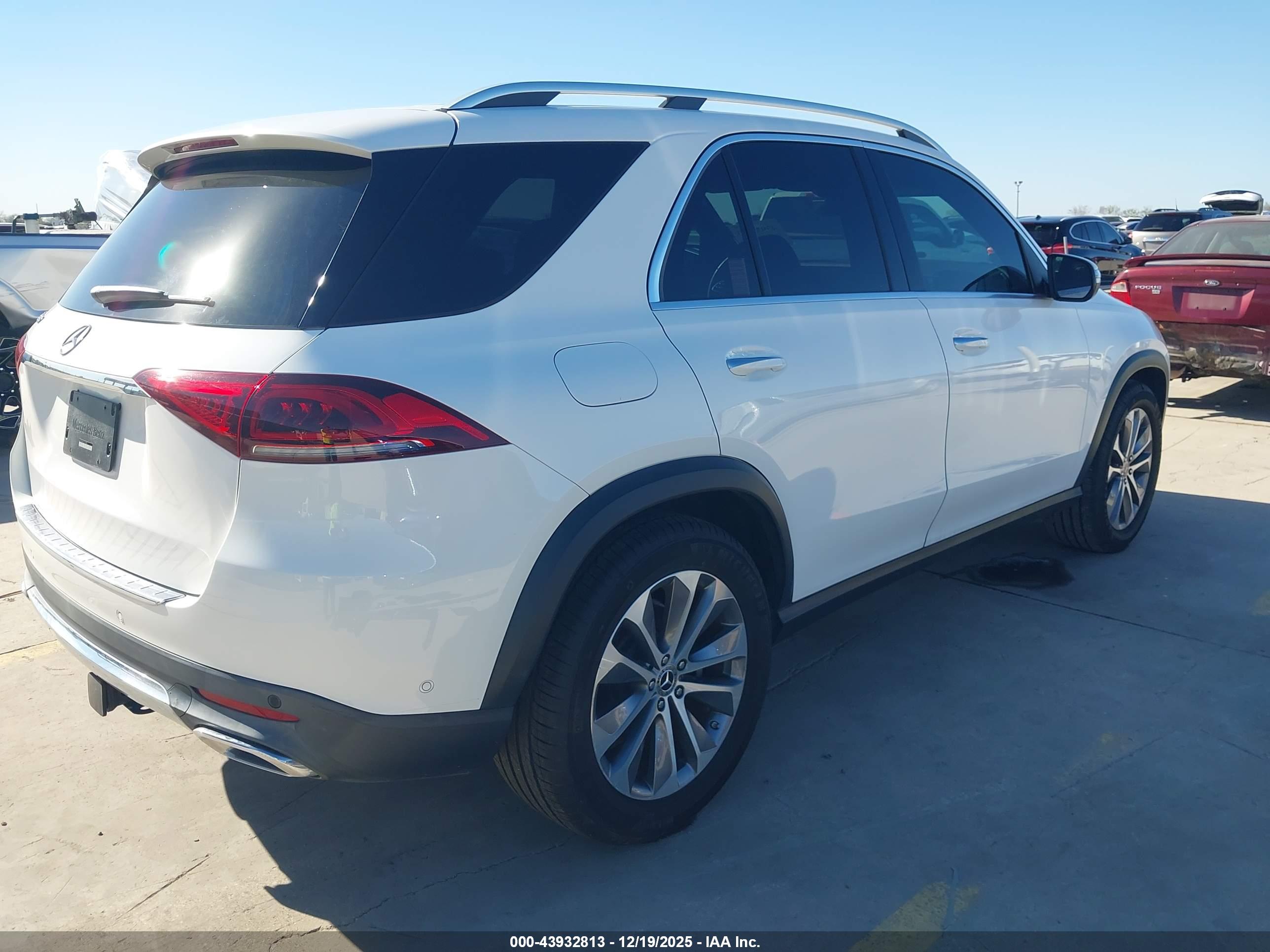 MERCEDES-BENZ GLE image 4