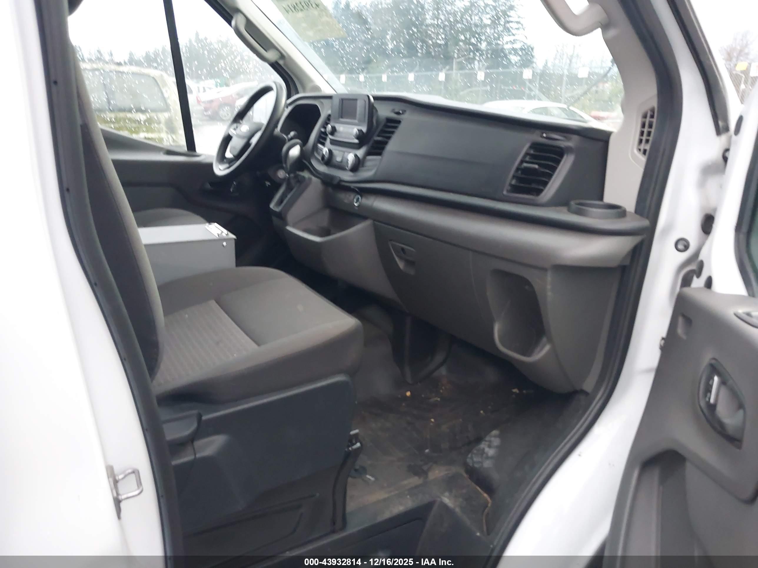 FORD TRANSIT-350 image 5