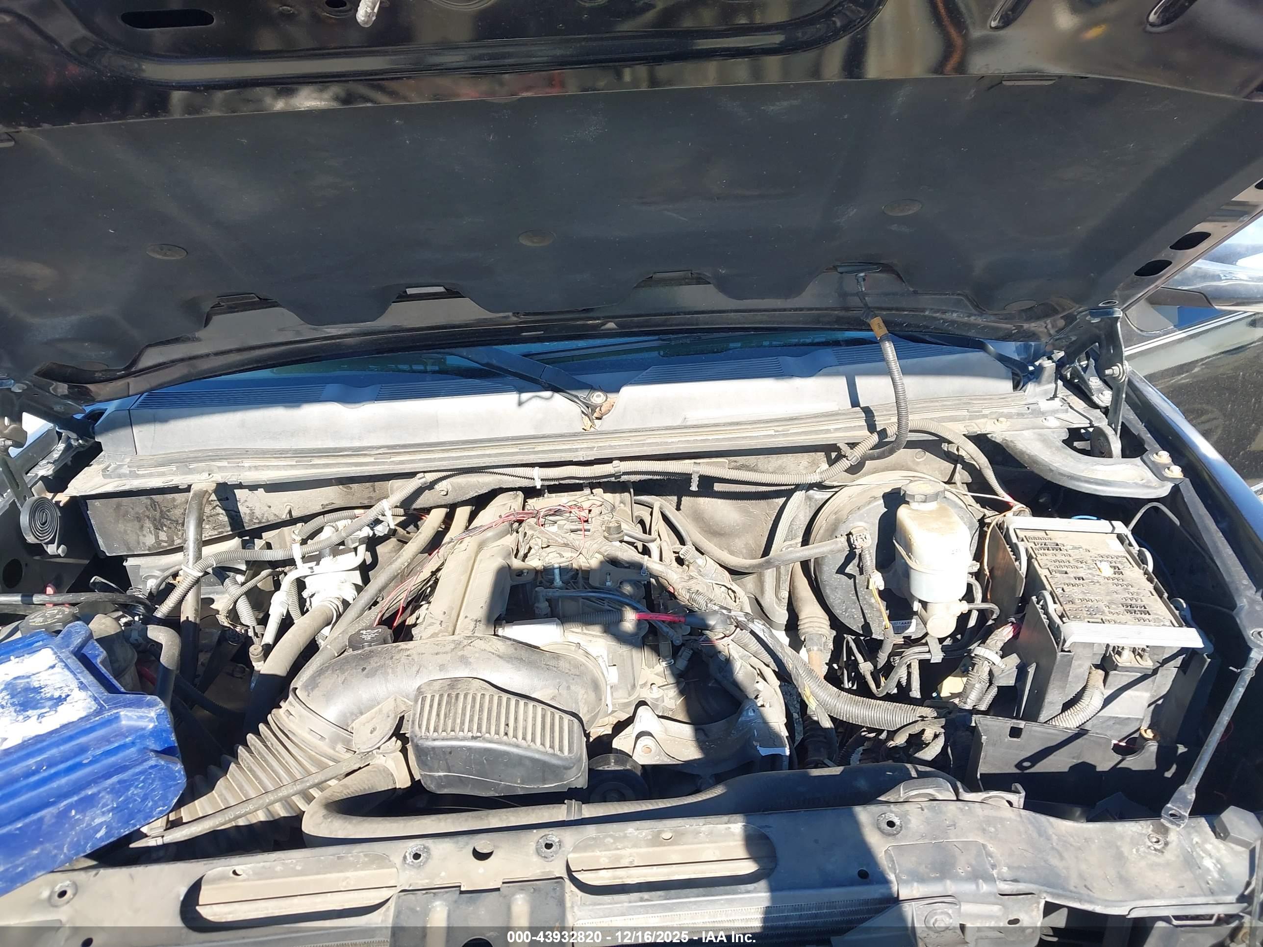 CHEVROLET SILVERADO image 10
