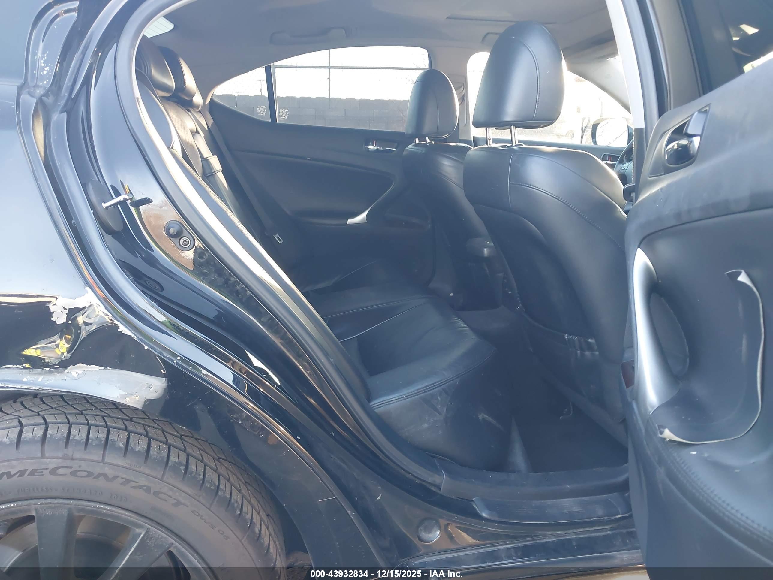 LEXUS IS image 8