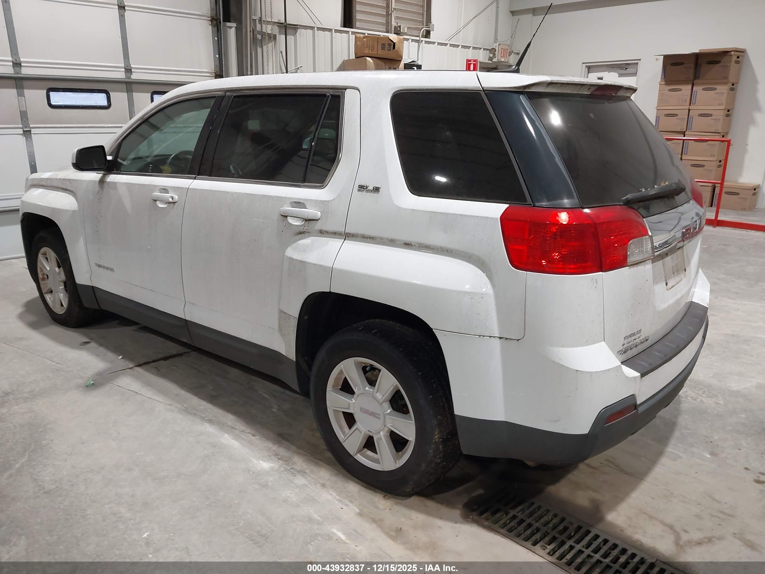 GMC TERRAIN image 3