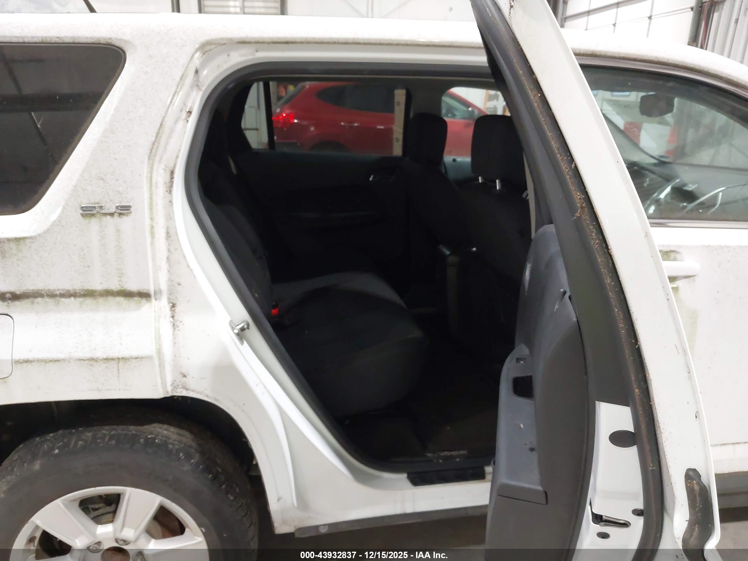 GMC TERRAIN image 8
