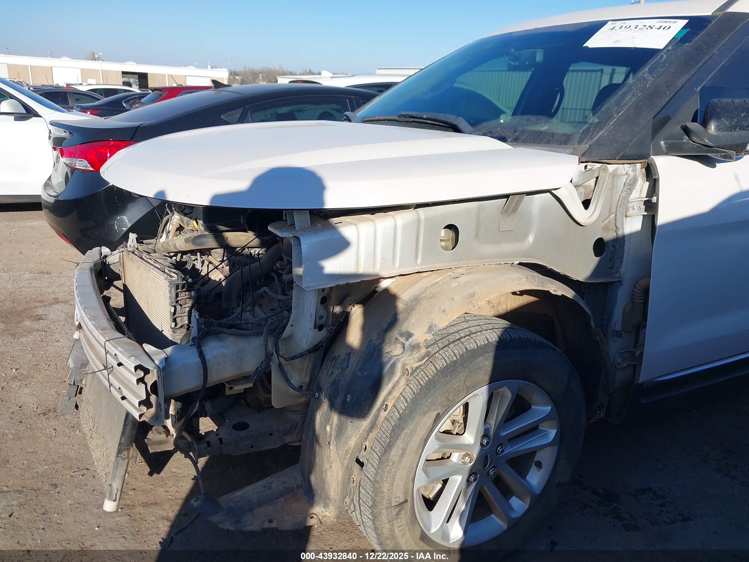 FORD EXPLORER image 6