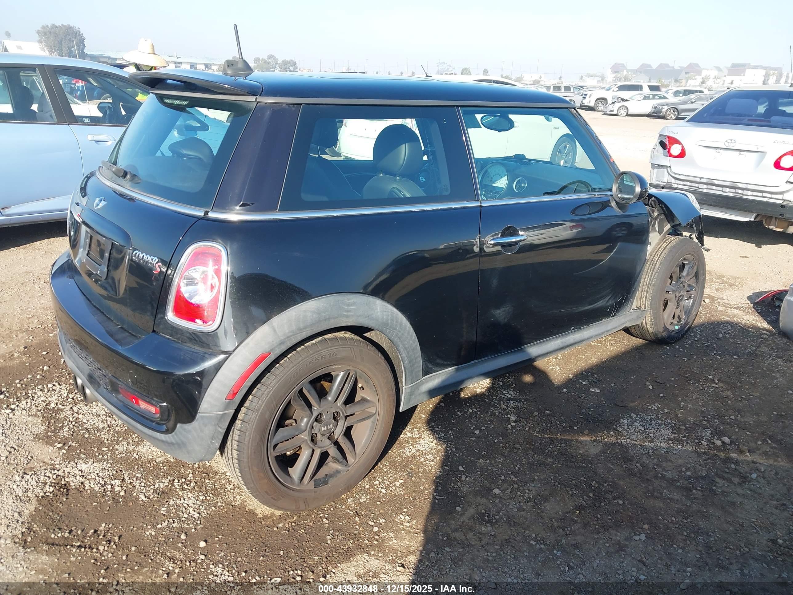 MINI COOPER image 4