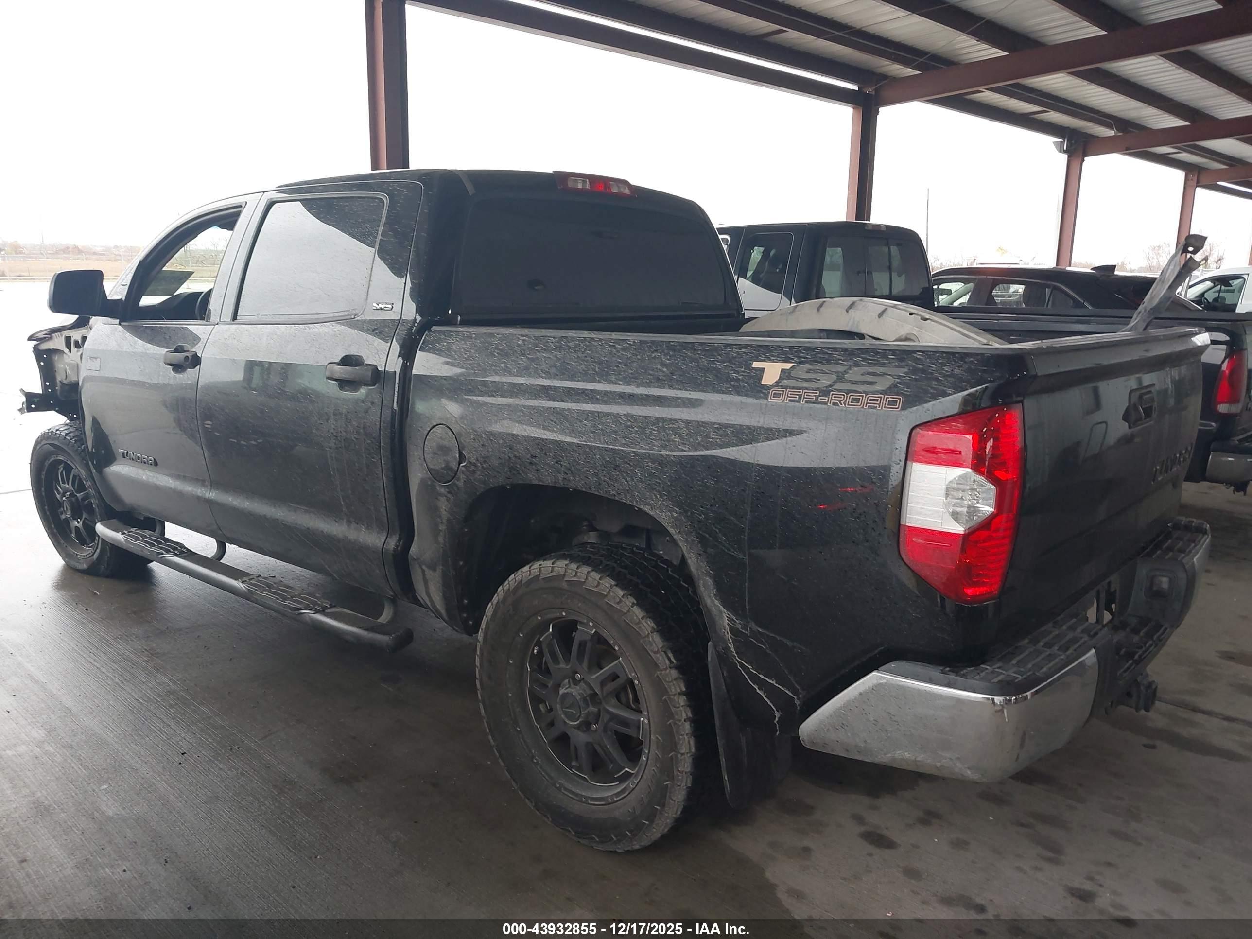 TOYOTA TUNDRA image 3