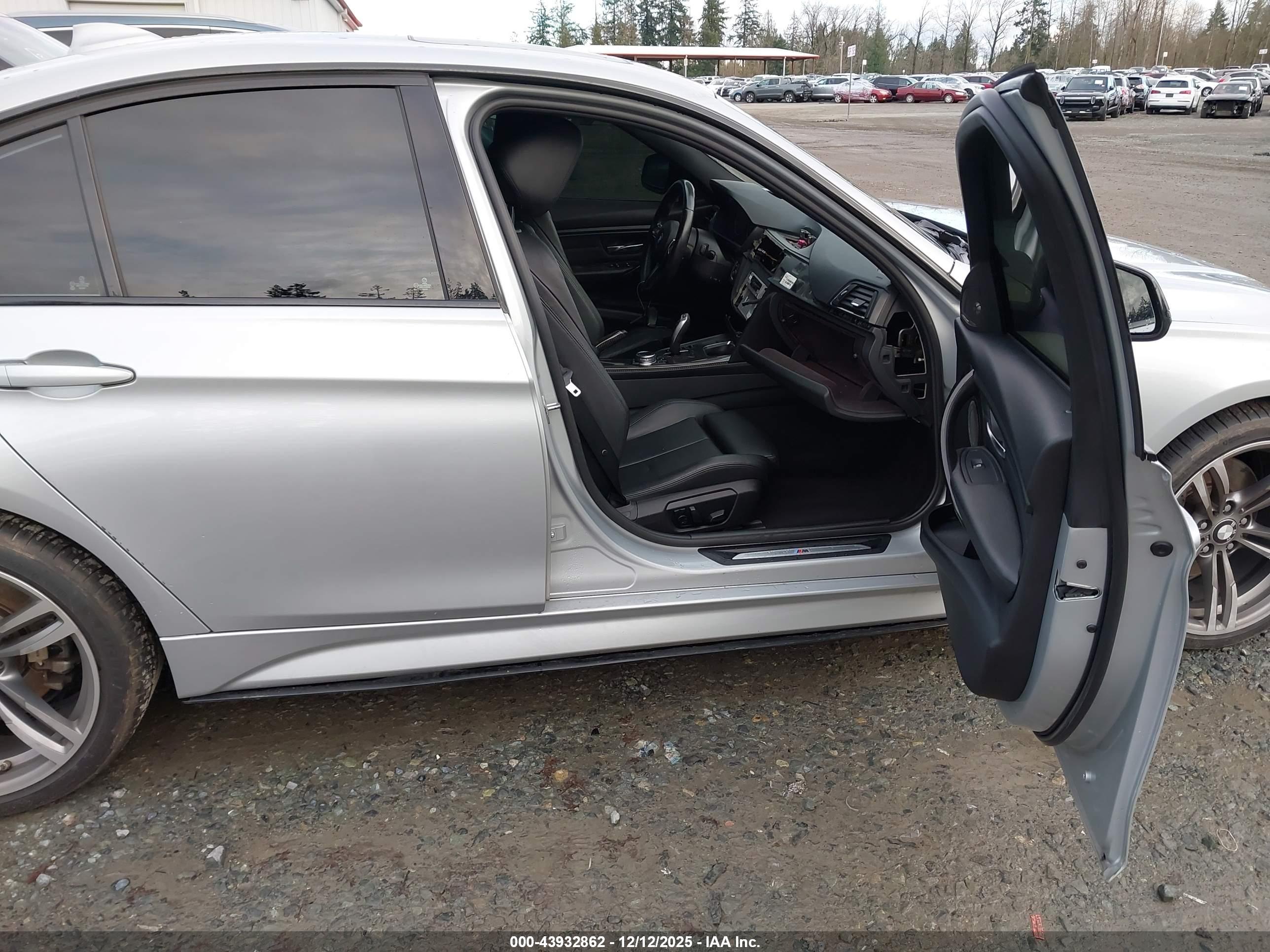 BMW 335I image 5